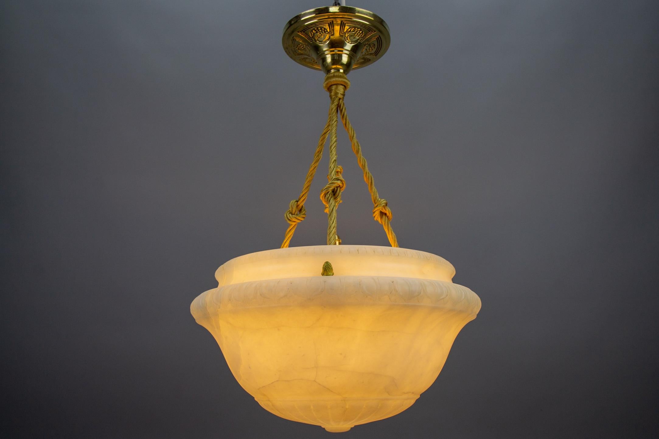 French Art Deco White Alabaster and Brass Pendant Light Fixture, circa 1920s For Sale 8