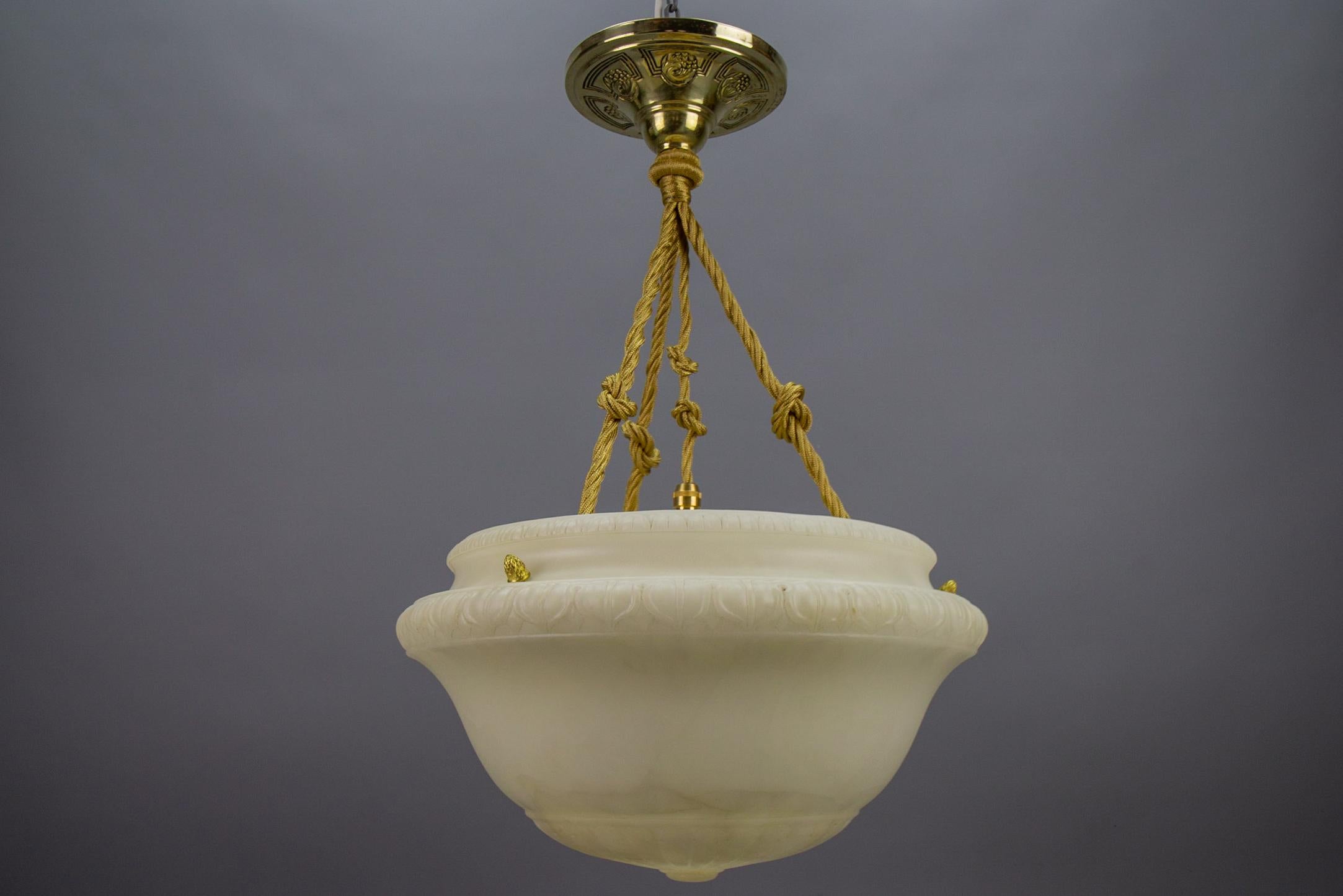 French Art Deco White Alabaster and Brass Pendant Light Fixture, circa 1920s 1