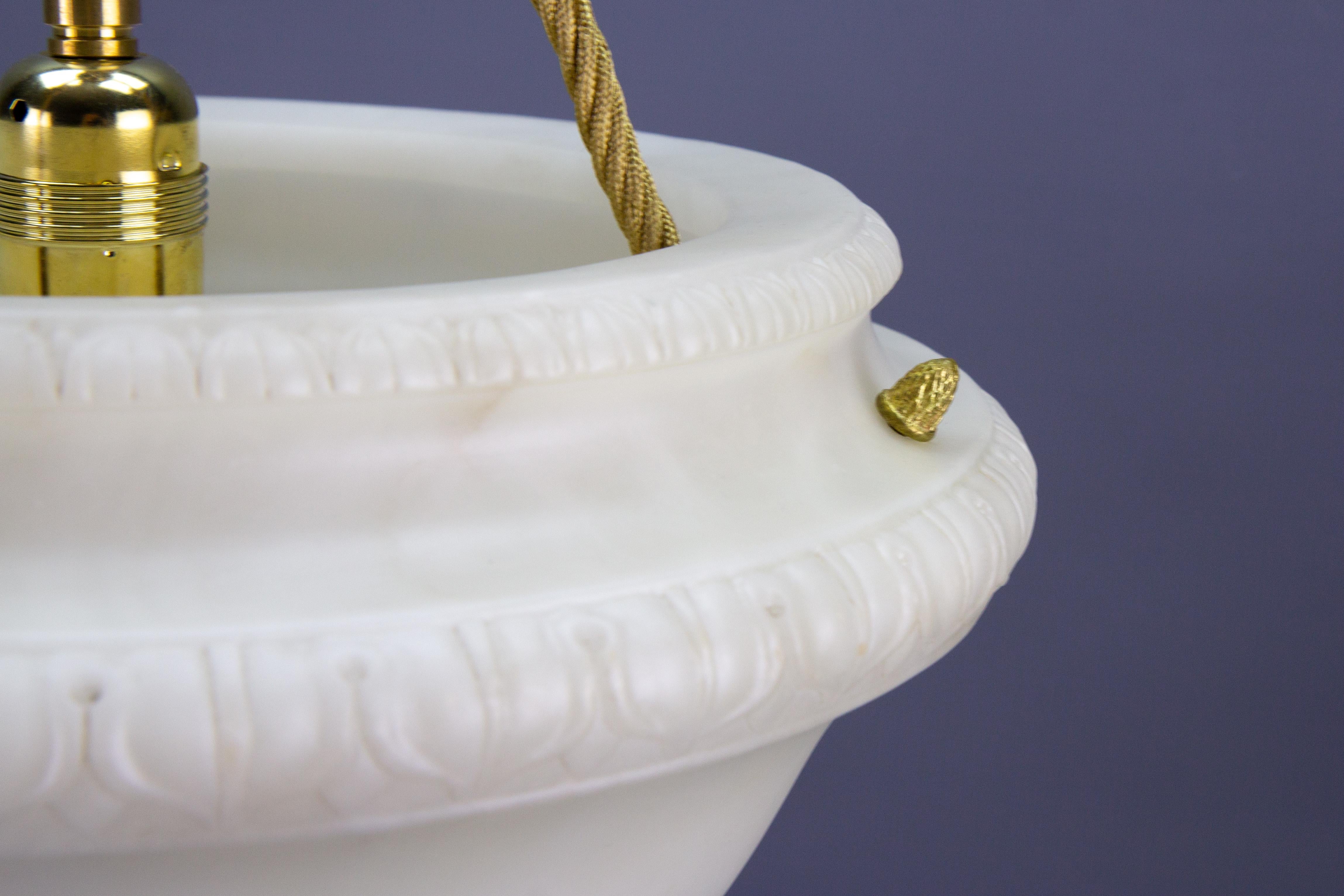 French Art Deco White Alabaster and Brass Pendant Light Fixture, circa 1920s 4