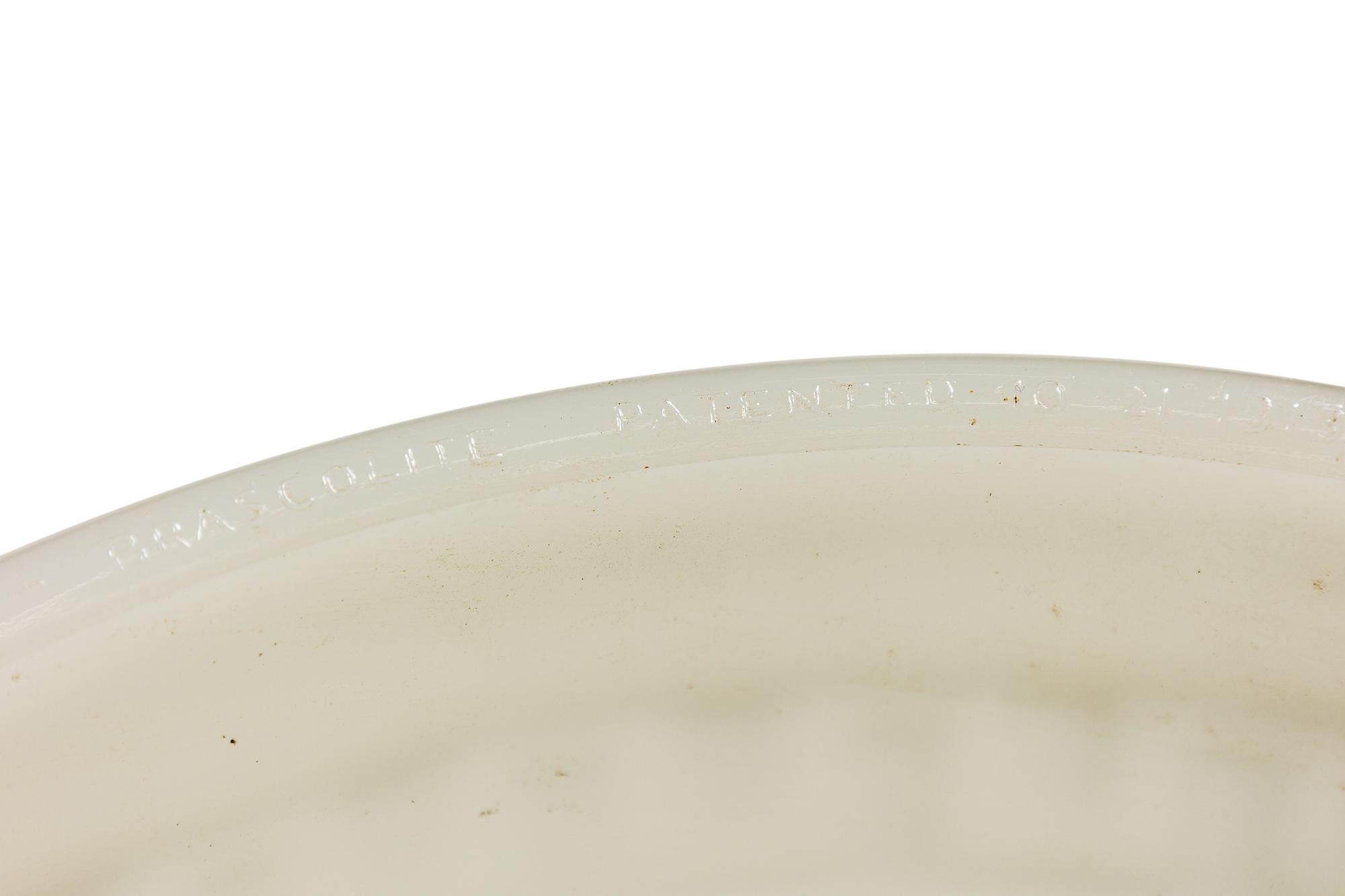Lanterna francese a forma di ciotola in alabastro bianco Art Deco in vendita 1