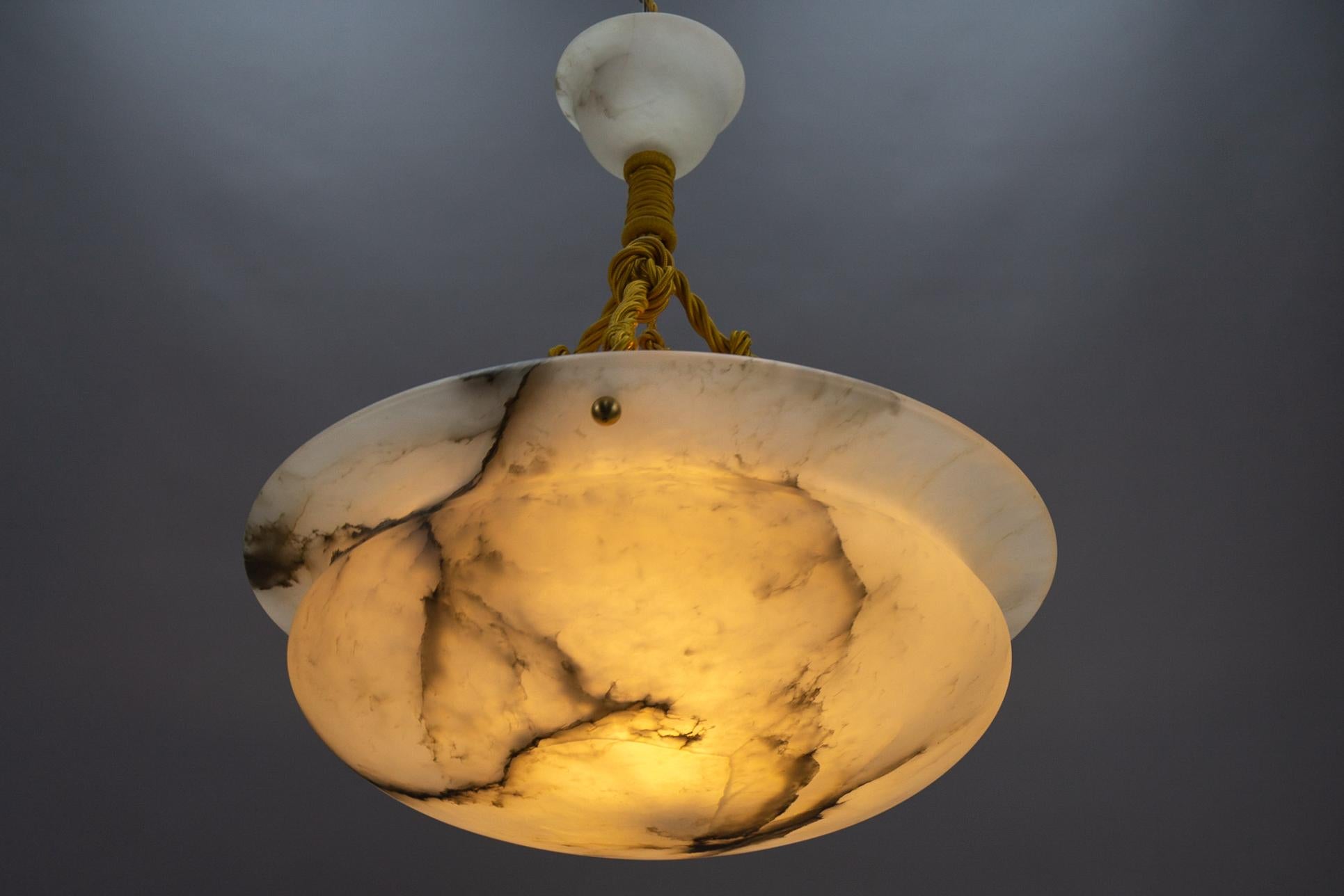 French Art Deco White and Black Veined Alabaster Pendant Light, ca 1920 In Good Condition In Barntrup, DE