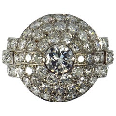 Französischer Art Deco Weißer Diamant Platin Target Dome Ring