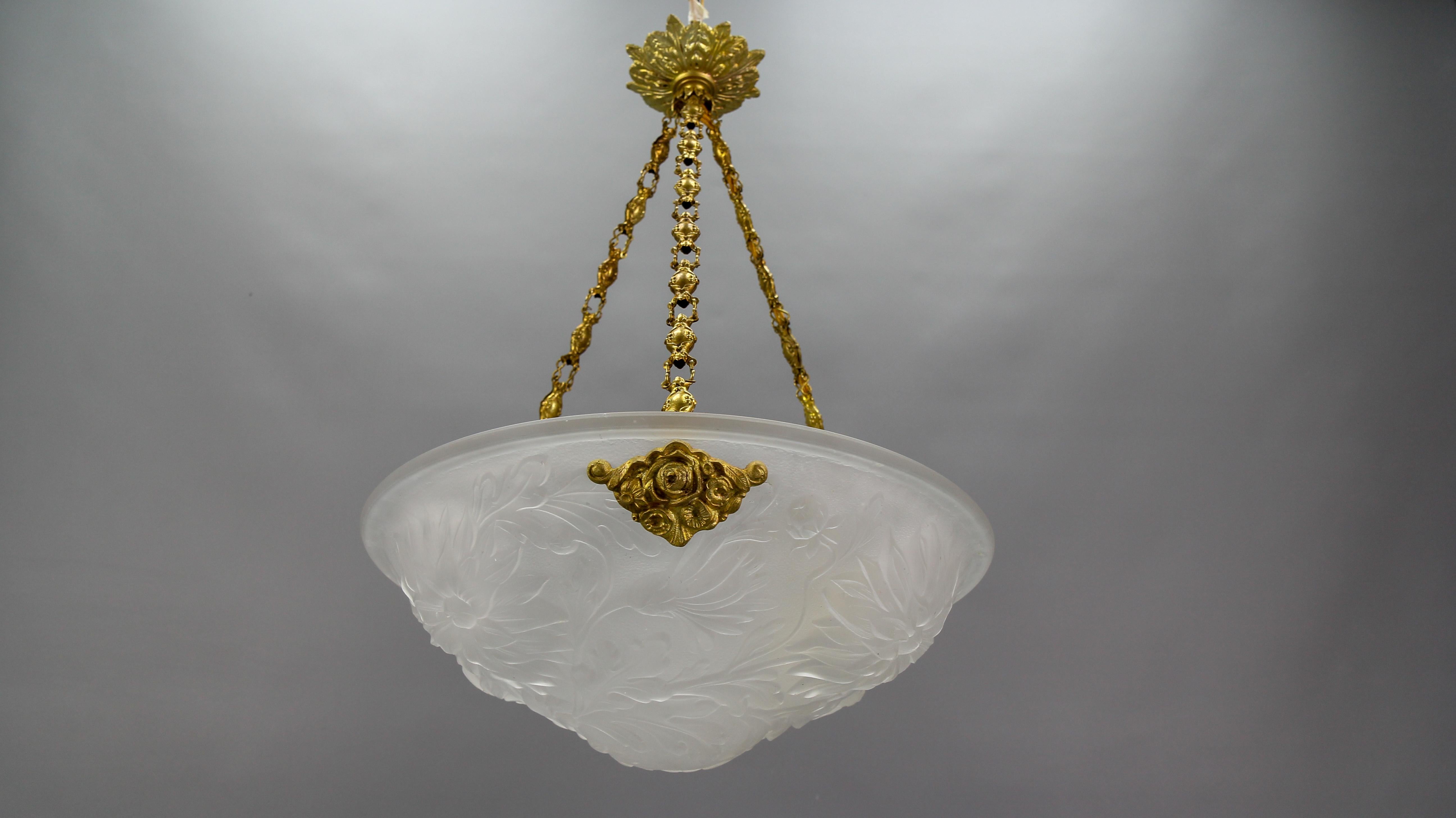 French Art Deco White Frosted Glass and Bronze Pendant Light with Floral Motifs For Sale 12