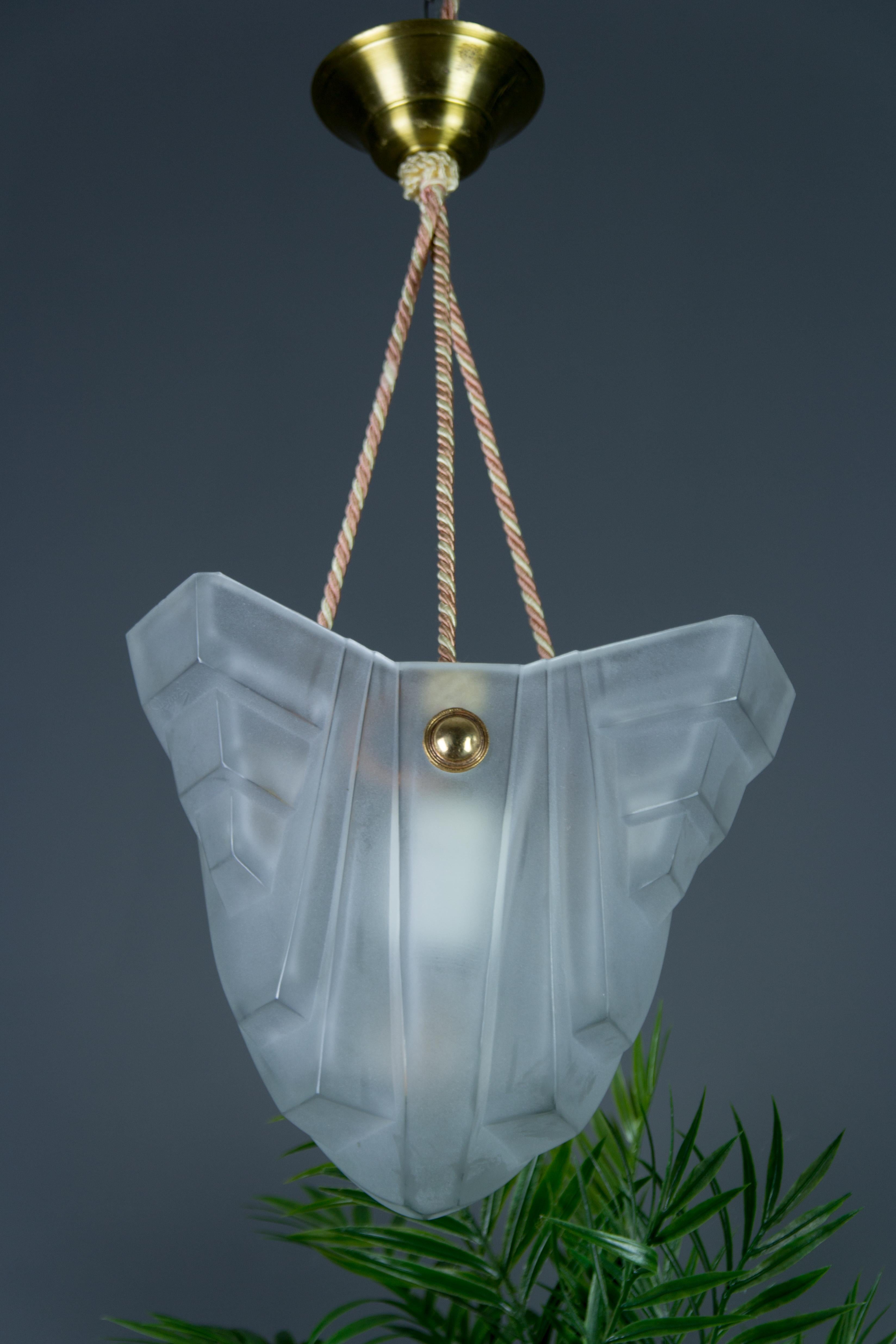 Mid-20th Century French Art Deco White Frosted Glass Pendant Light by Degué, 1930s