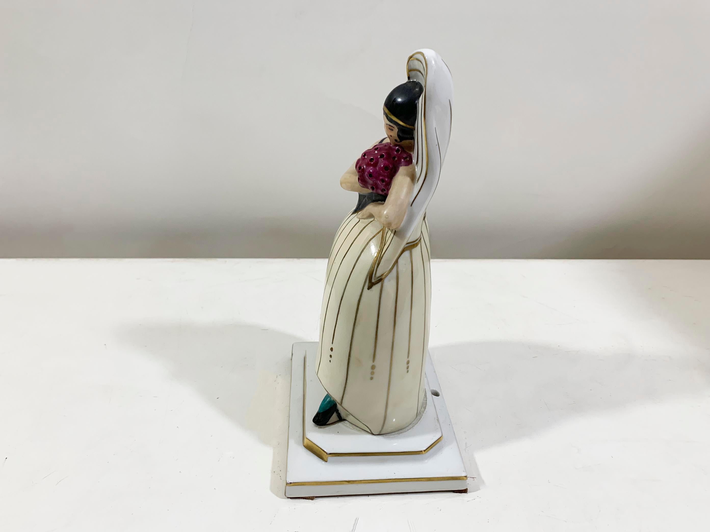 Difusor de Perfume Figural de Porcelana Blanca Art Decó Francesa Estampado 