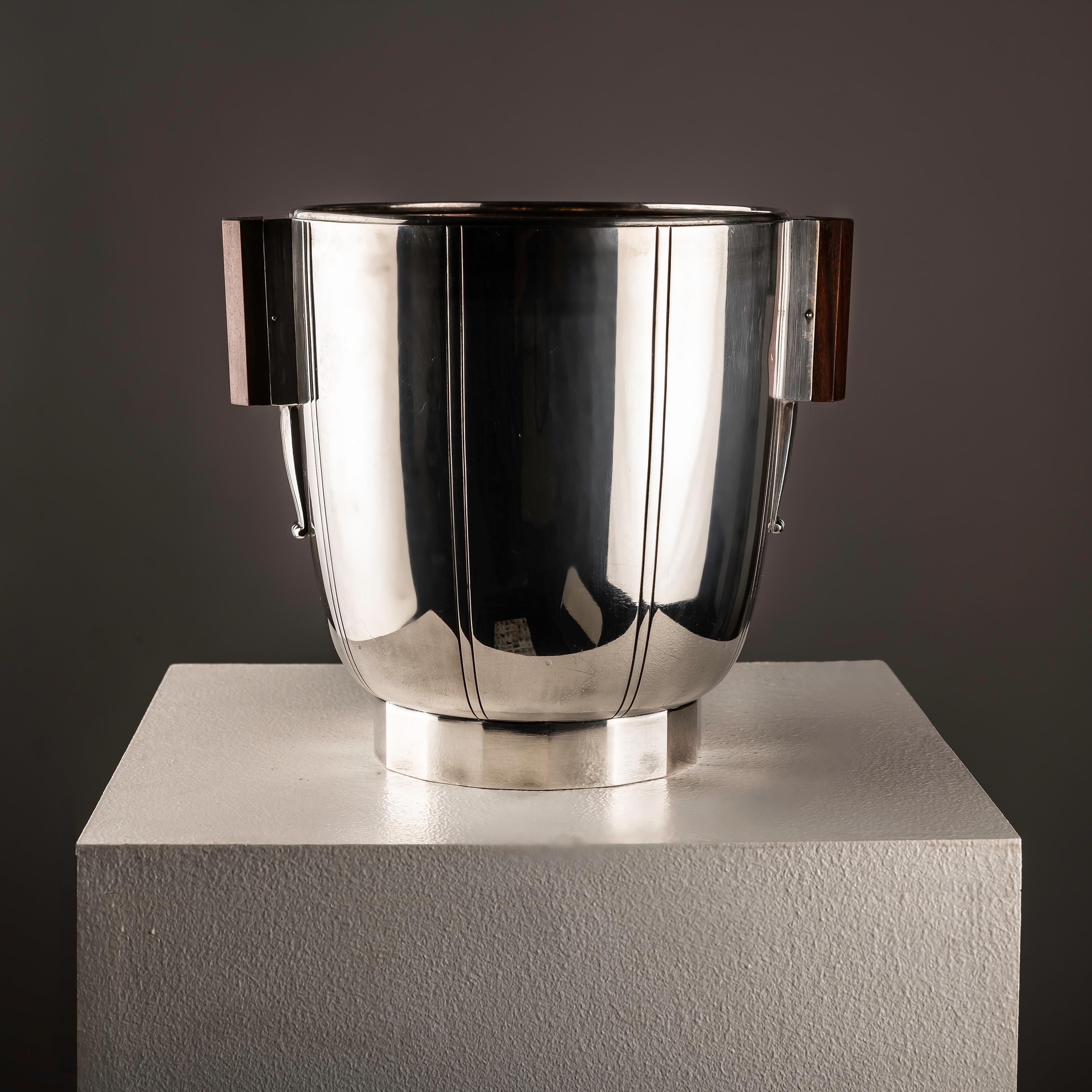 Mid-20th Century French Art Deco Wine Cooler in Silvered Metal, 1930s For Sale