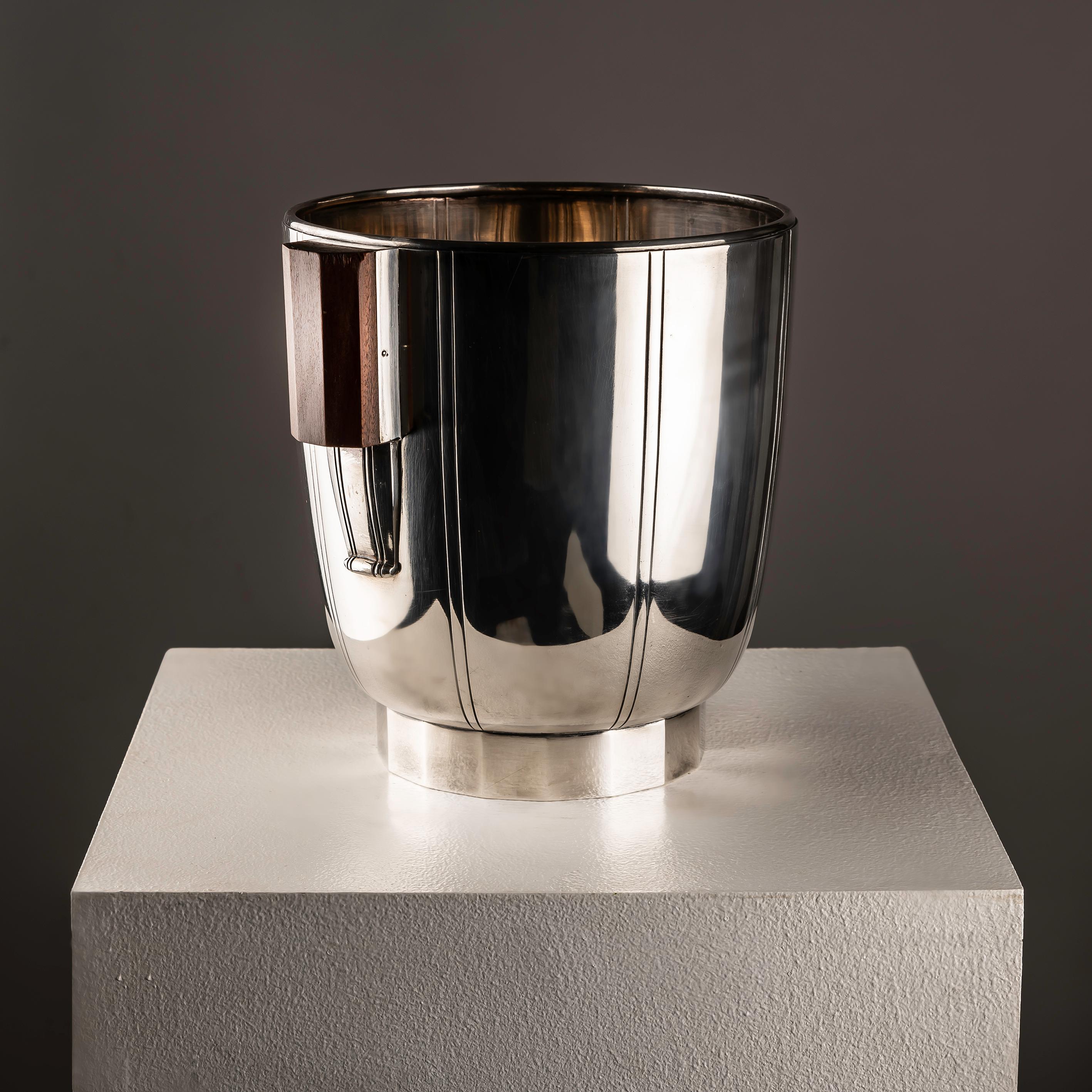 French Art Deco Wine Cooler in Silvered Metal, 1930s For Sale 1