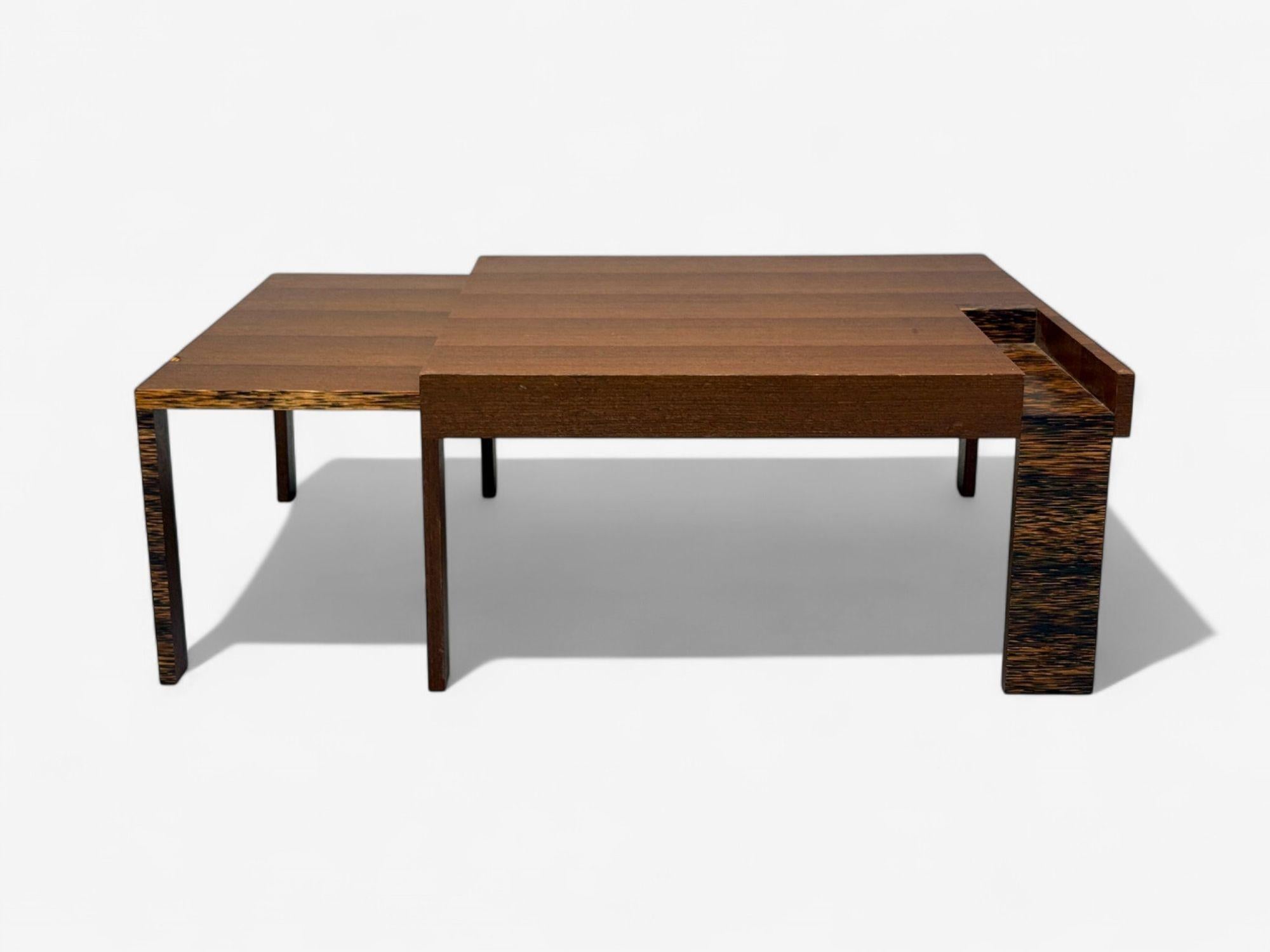 French Art Deco, Wood, Palm Veneer, Expandable Coffee Table, France, 1960s In Good Condition For Sale In Manhasset, NY