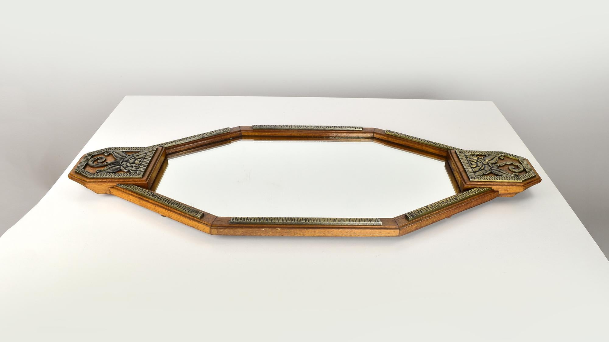 Französisch Art Deco Holztablett mit geprägtem Eisen und Spiegel Edgar Brandt Stil im Angebot 3