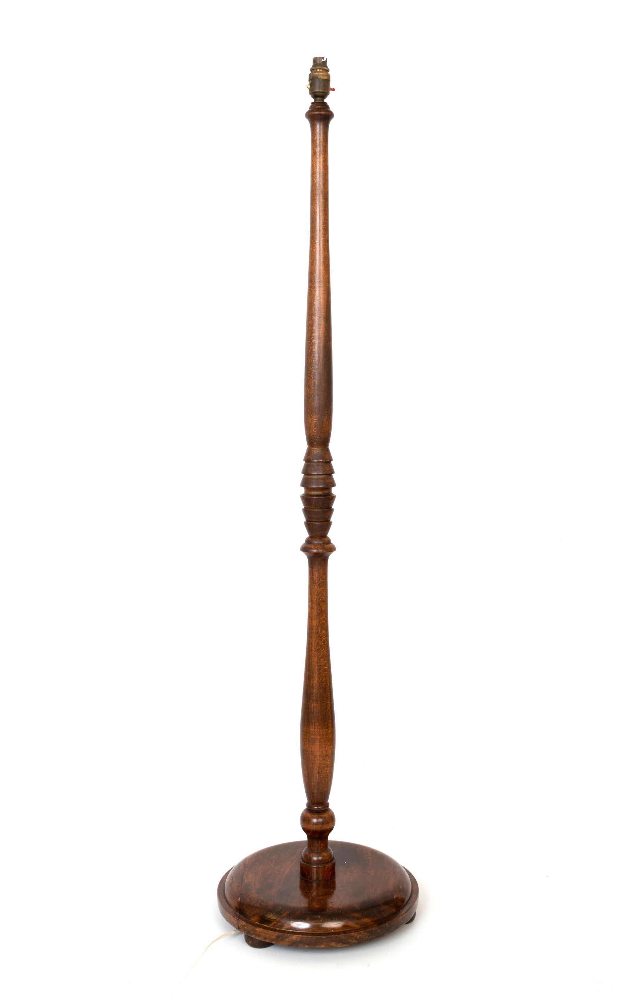 Lampada da terra francese in legno Art Déco 1930 circa In condizioni buone in vendita a London, GB