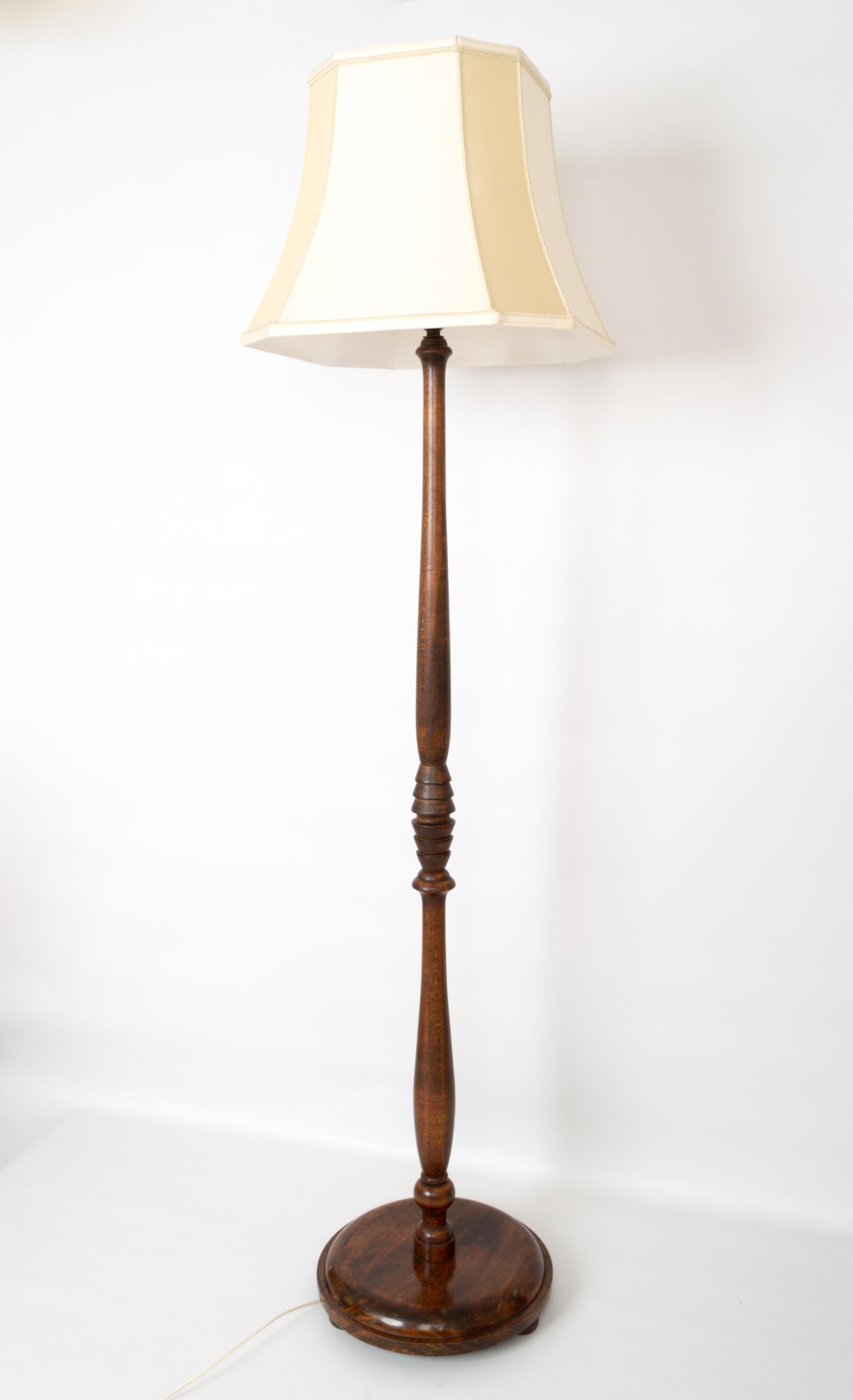 French Art Deco Wooden Floor Lamp c.1930 For Sale 2