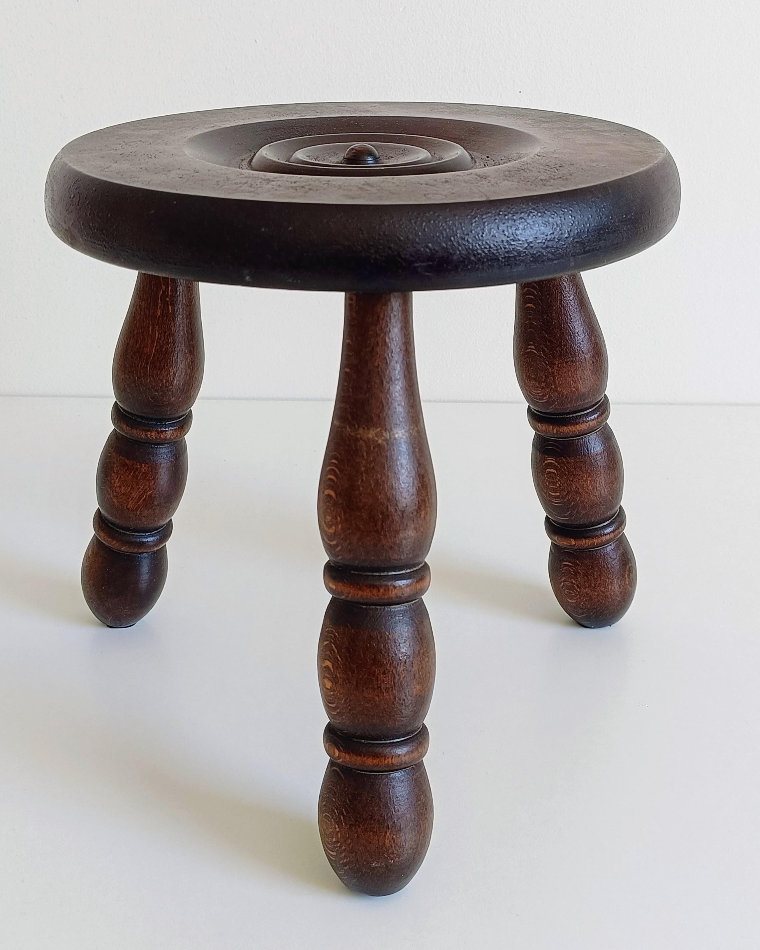 Français Tabouret ou table d'appoint Art déco français dans le style de Charles Dudouyt en vente