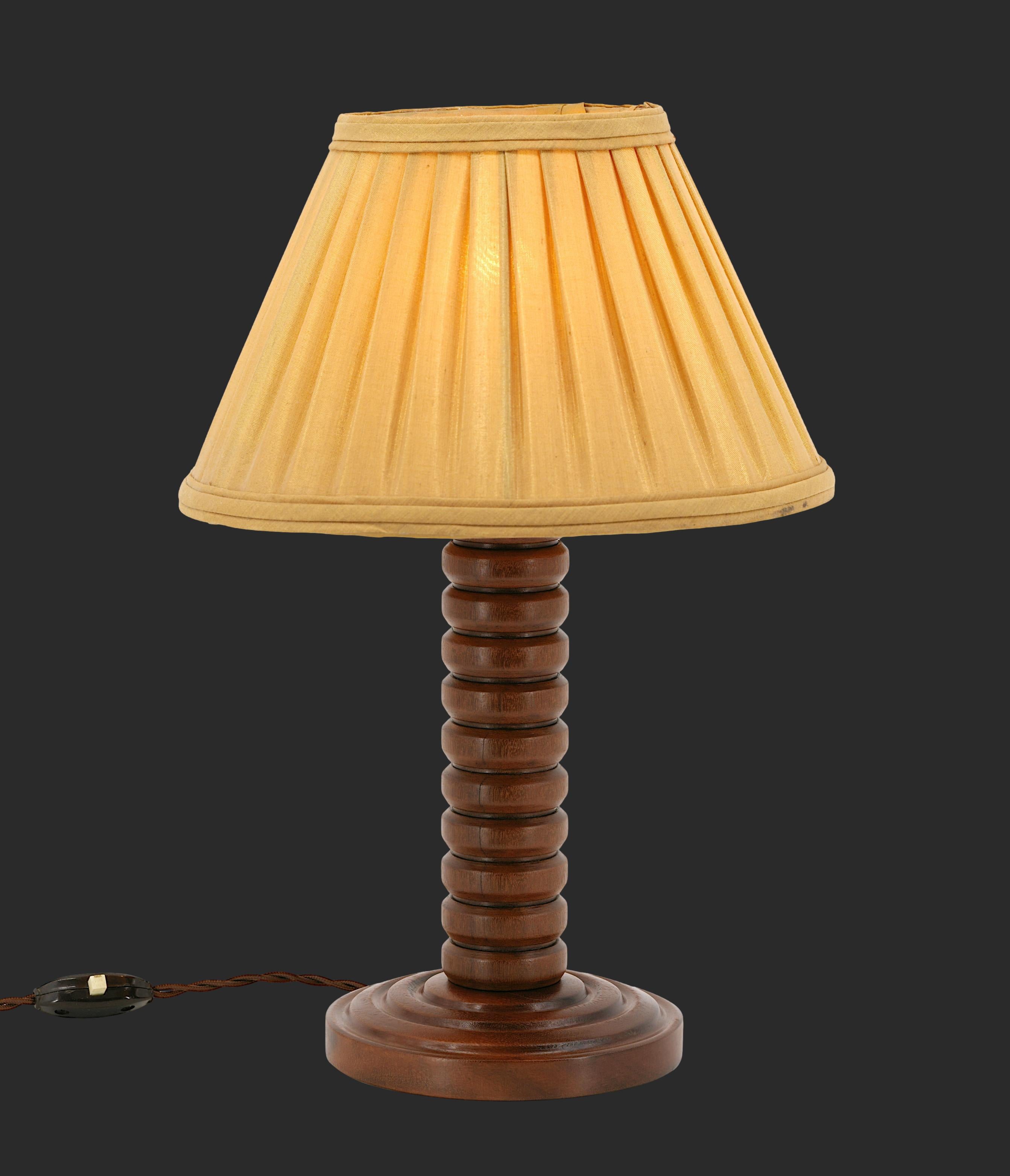 French Art Deco Wooden Table Lamp by Bouchard, 1930s In Good Condition For Sale In Saint-Amans-des-Cots, FR