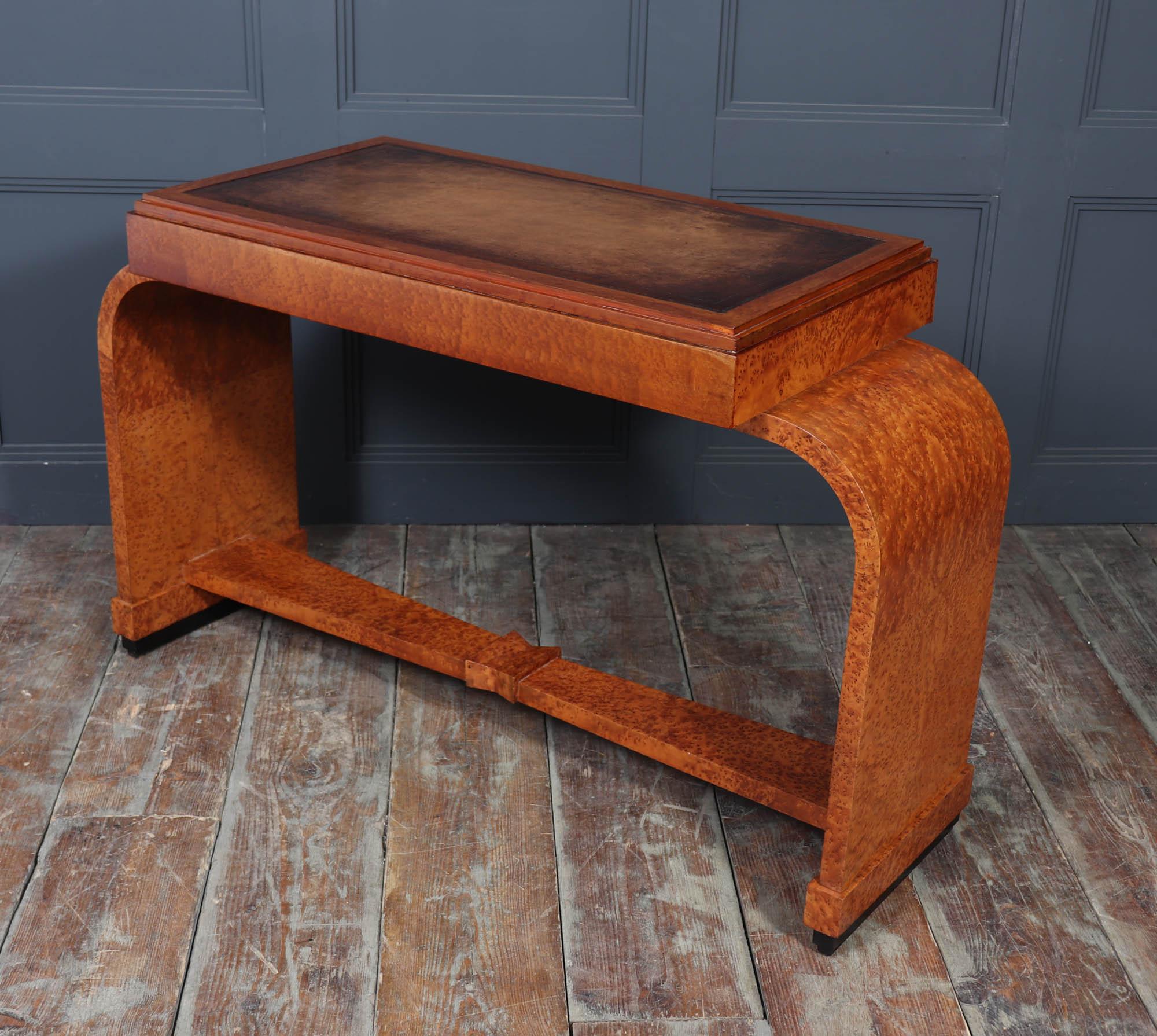 Bureau Art Déco en loupe d'if en vente 8