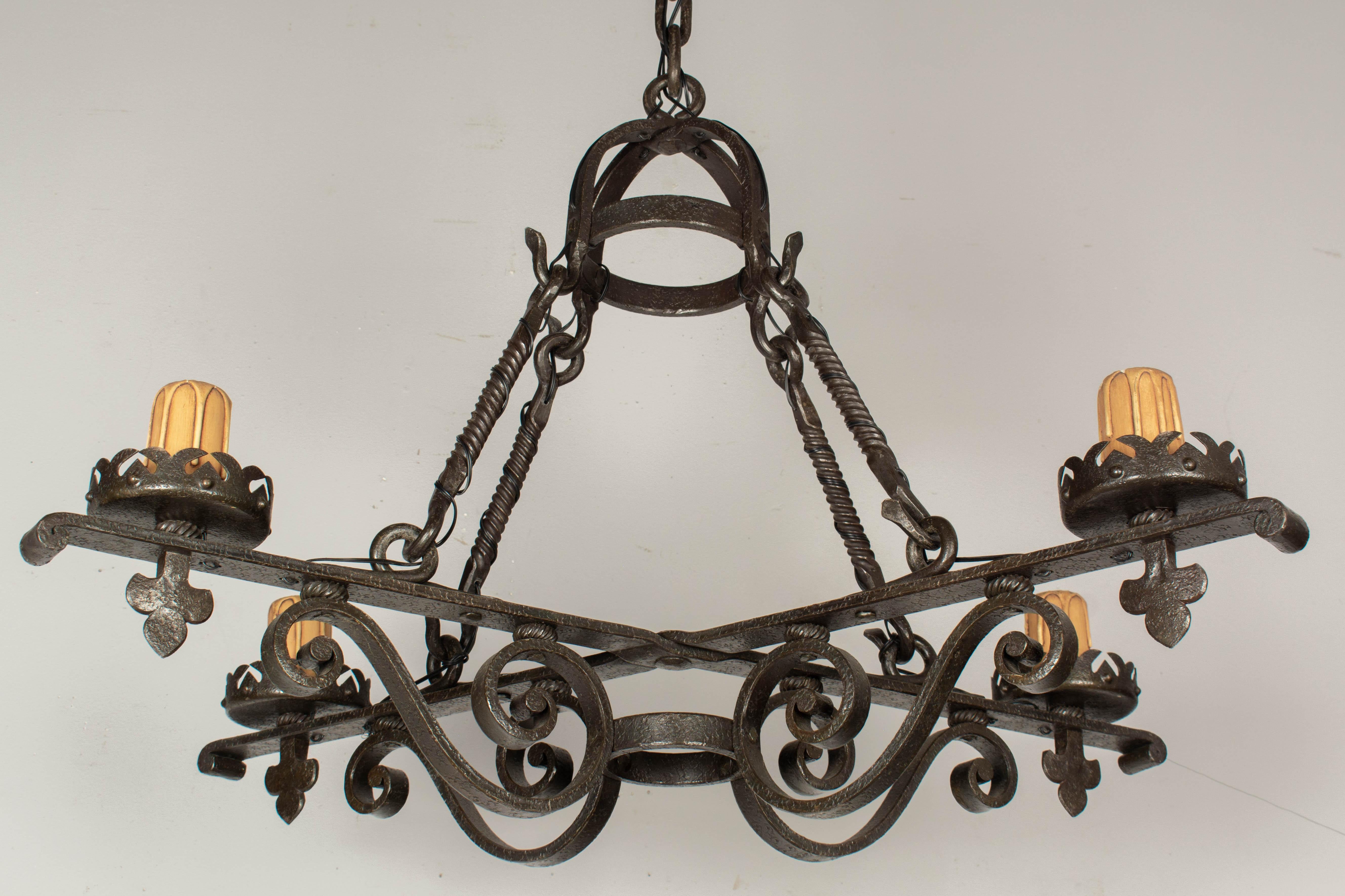 French Art Deco Wrought Iron Chandelier For Sale 1