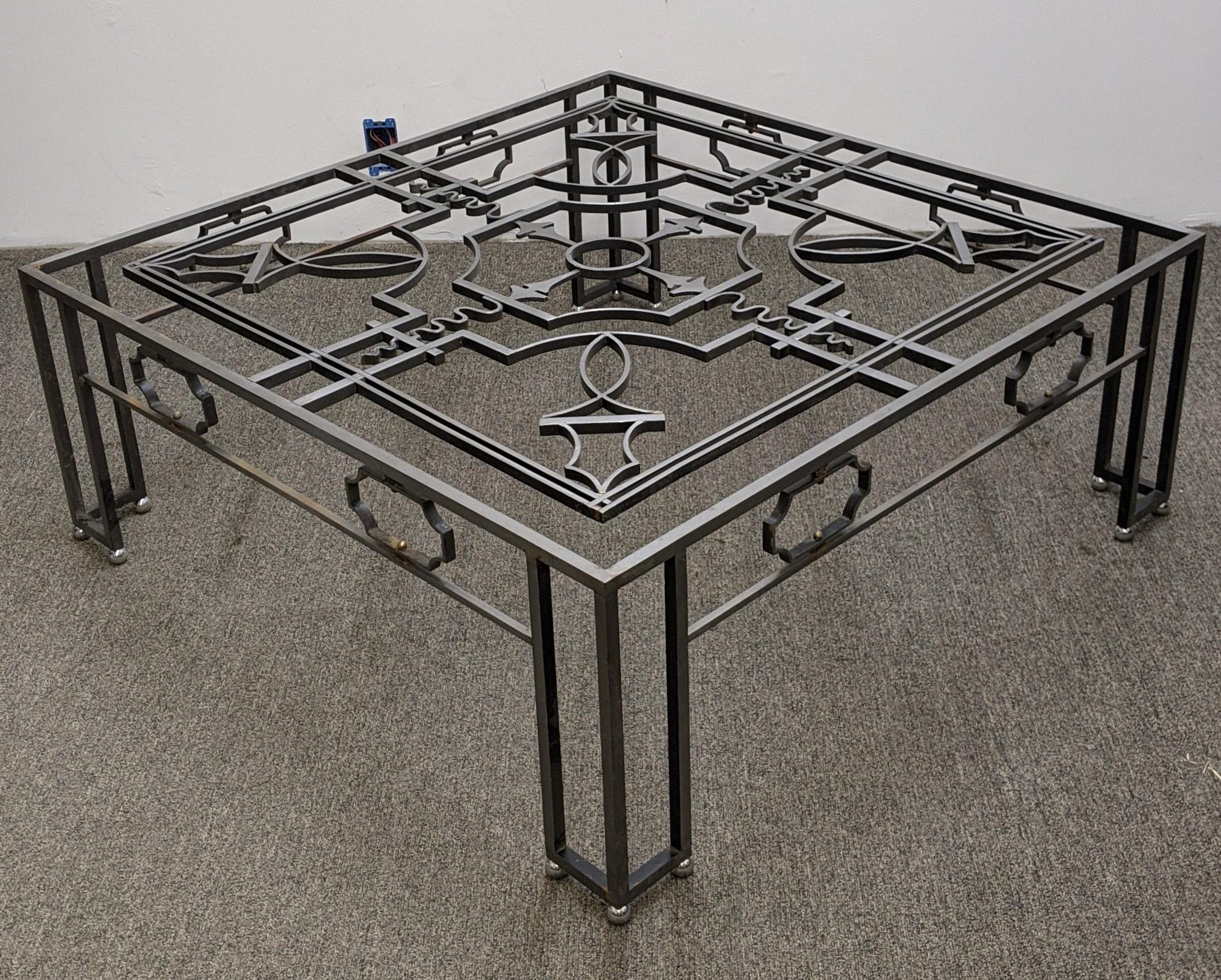 Forgé Table basse en fer forgé Art Déco en vente