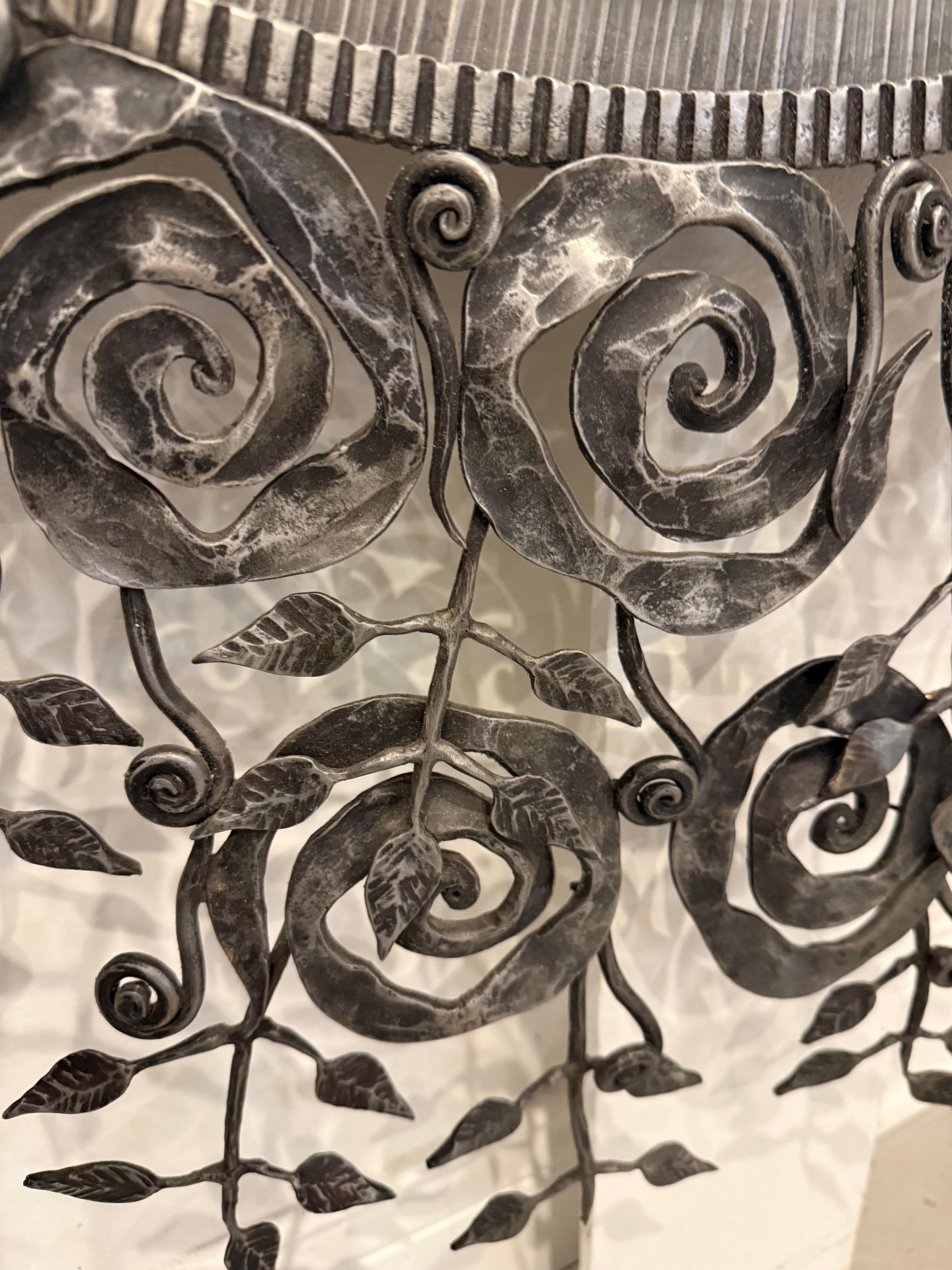 Specchio in ferro battuto francese Art Deco Mirror in vendita 6