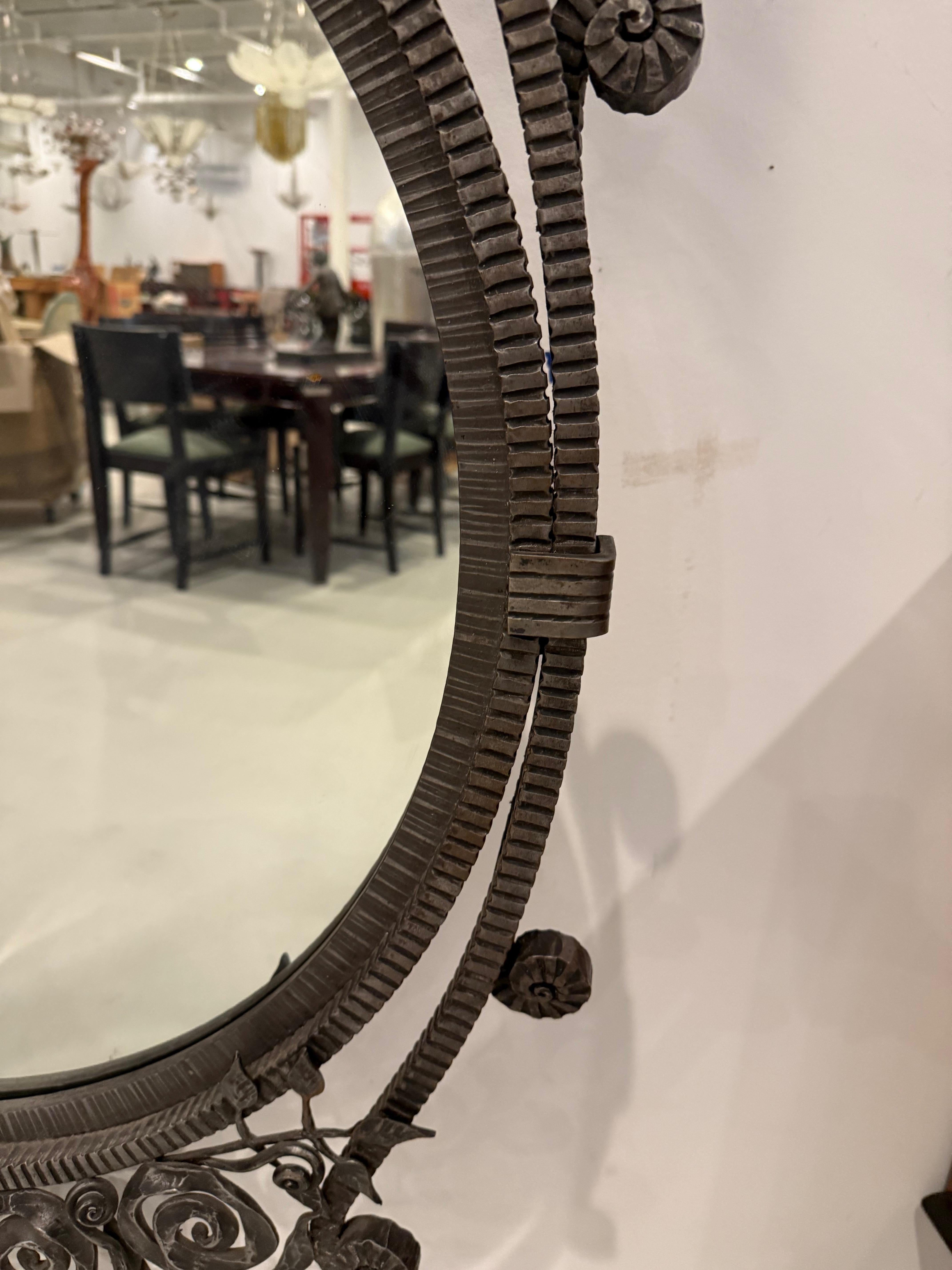 Specchio in ferro battuto francese Art Deco Mirror in vendita 7