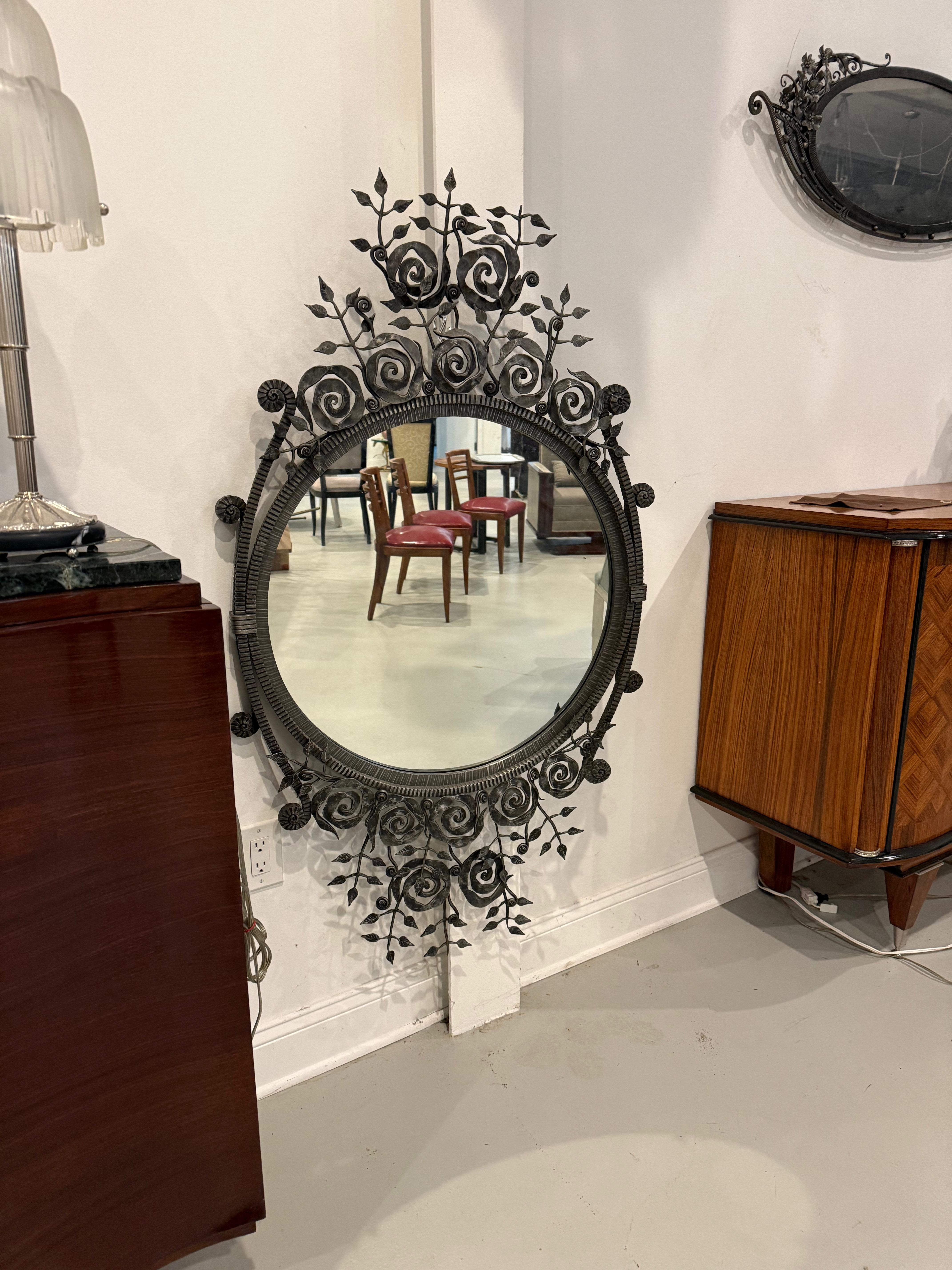 Specchio in ferro battuto francese Art Deco Mirror In condizioni buone in vendita a North Bergen, NJ