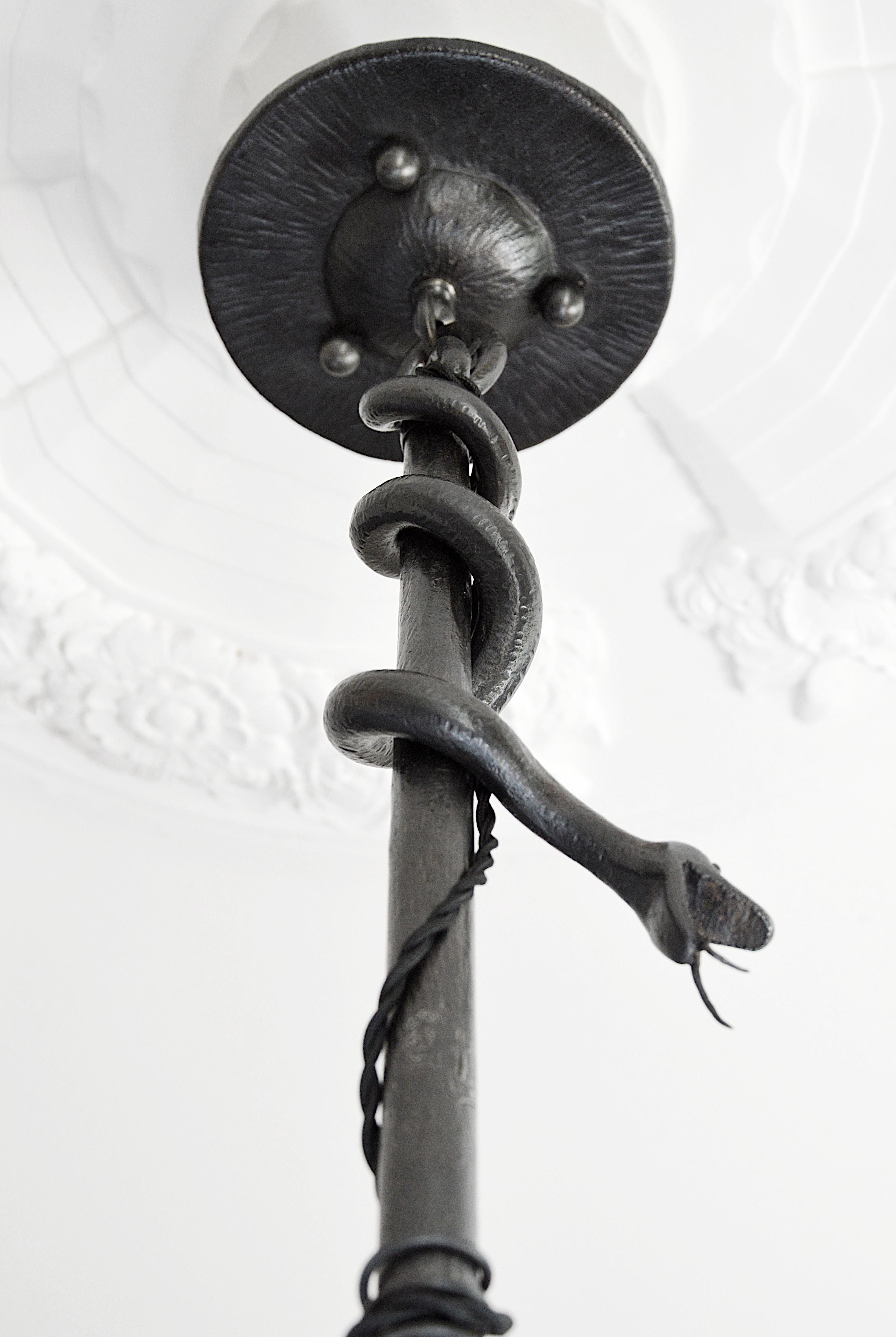 French Art Deco Wrought-Iron Snake and Alabaster Pendant Chandelier, 1928 For Sale 4