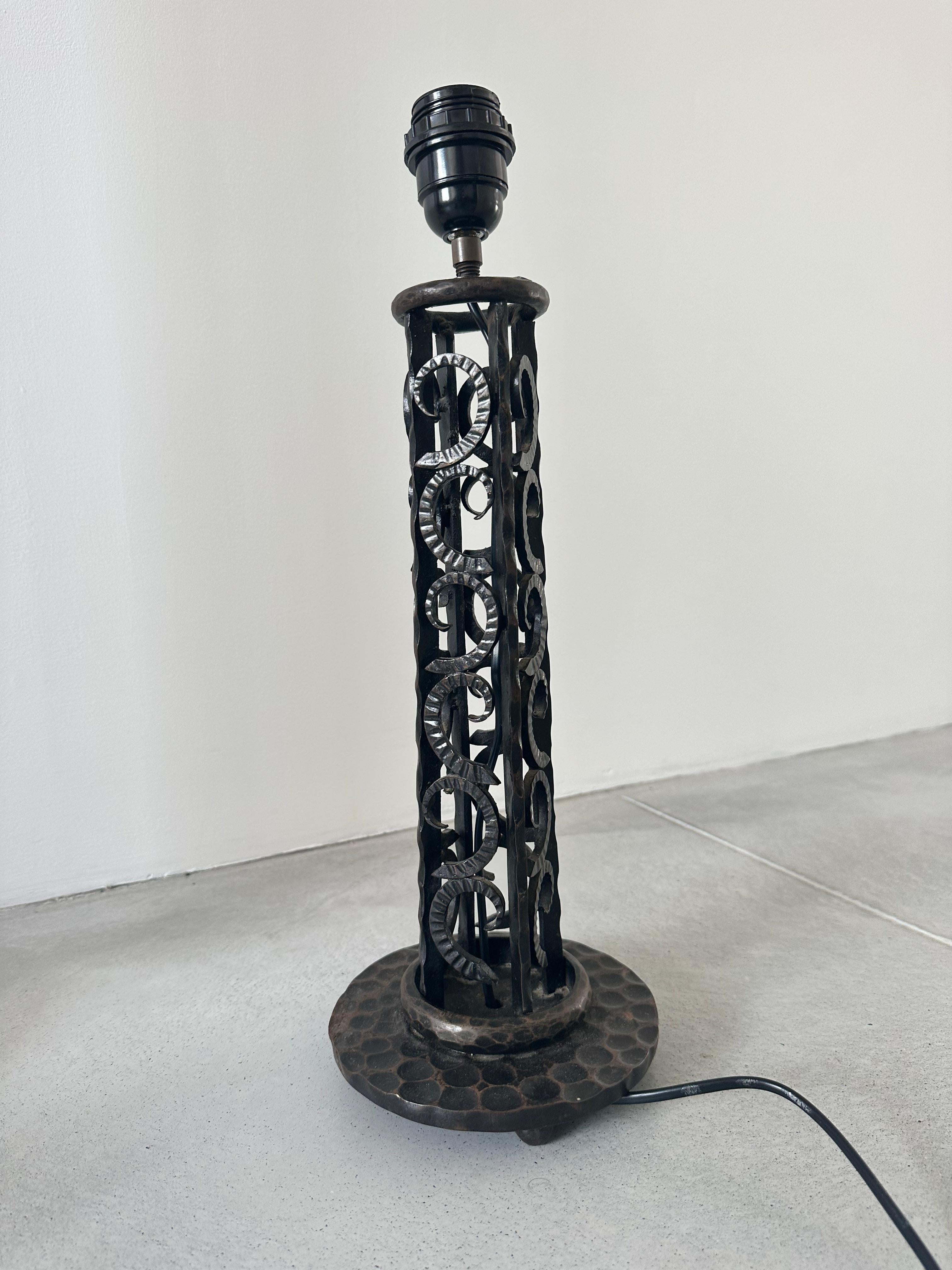 French Art Deco Wrought-iron table lamp, 1930s For Sale 8