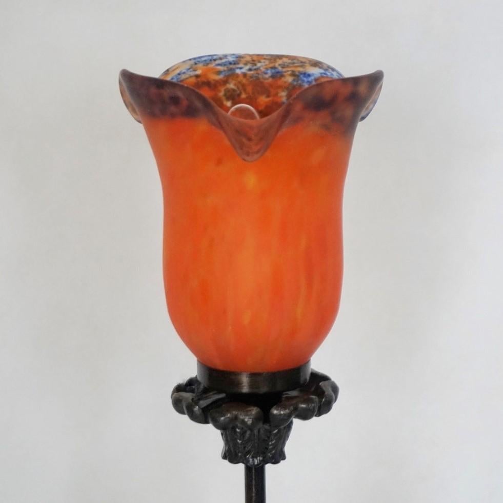 French Art Deco Wrought Iron Table Lamp with Pâte de Verre Glass Shade, 1920s In Good Condition In Frankfurt am Main, DE
