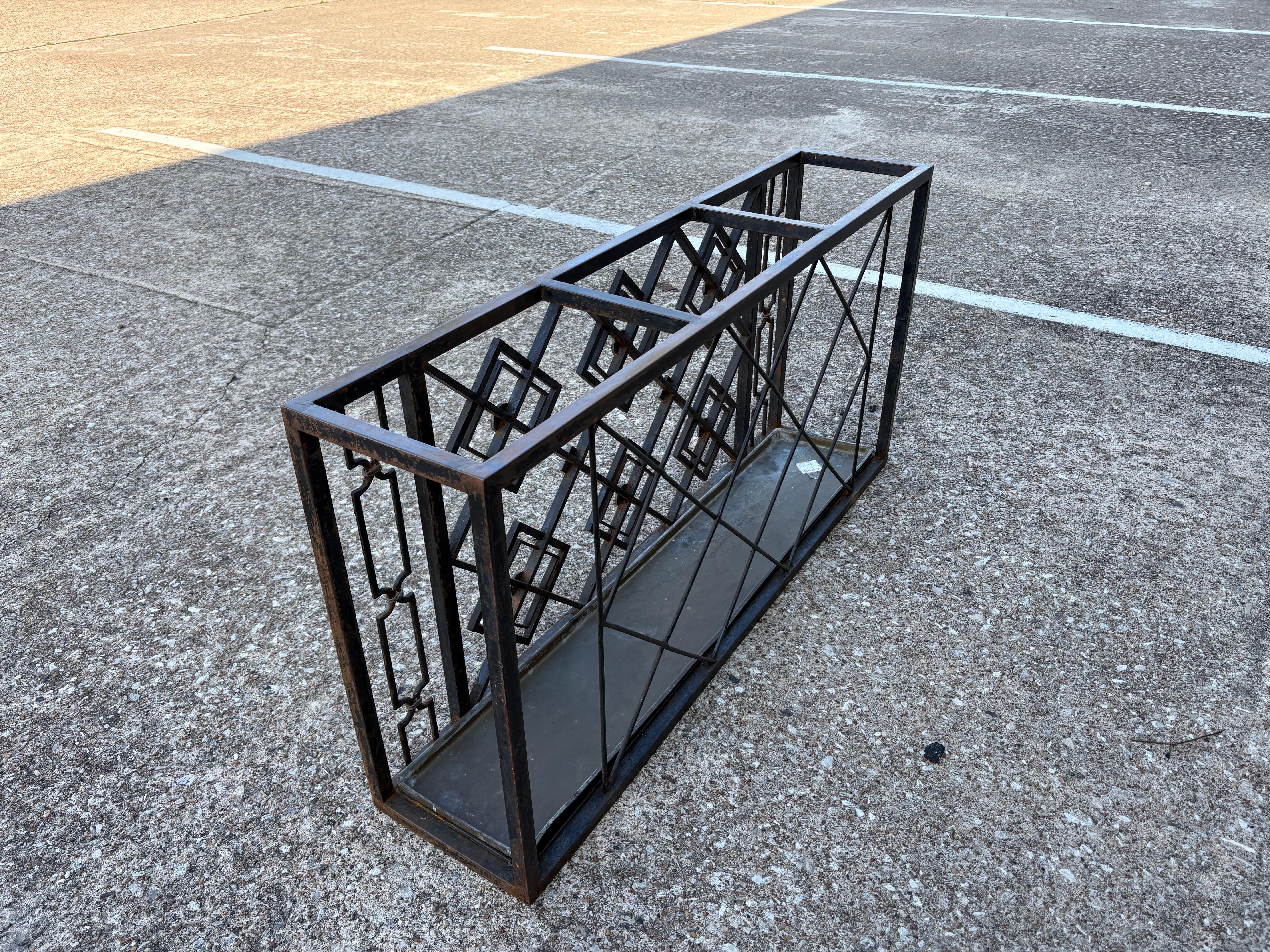 Portaombrelli francese in ferro battuto Art Deco in vendita 2