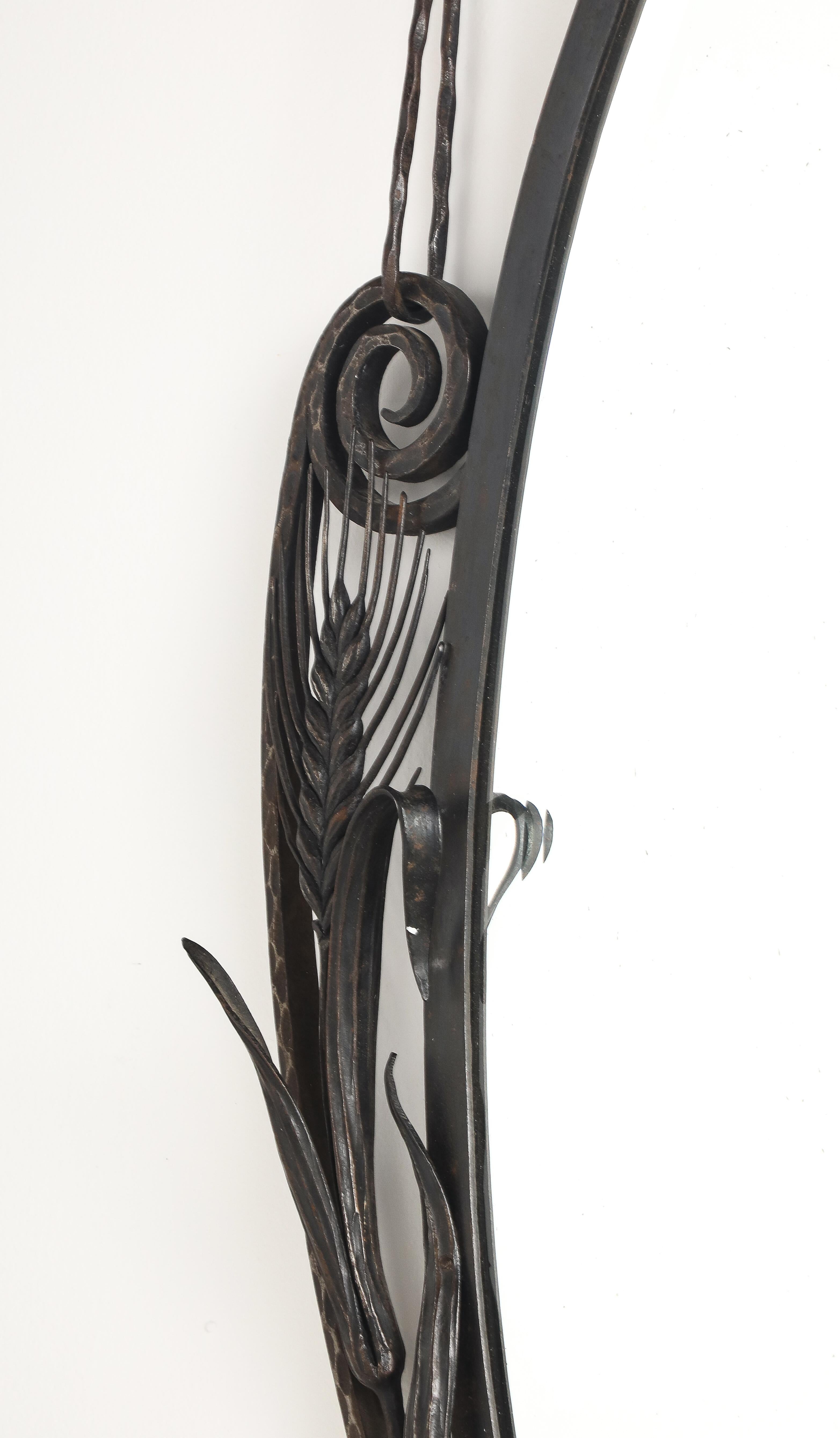 Specchio da parete in ferro battuto in stile Art Déco francese, 1930 circa in vendita 9