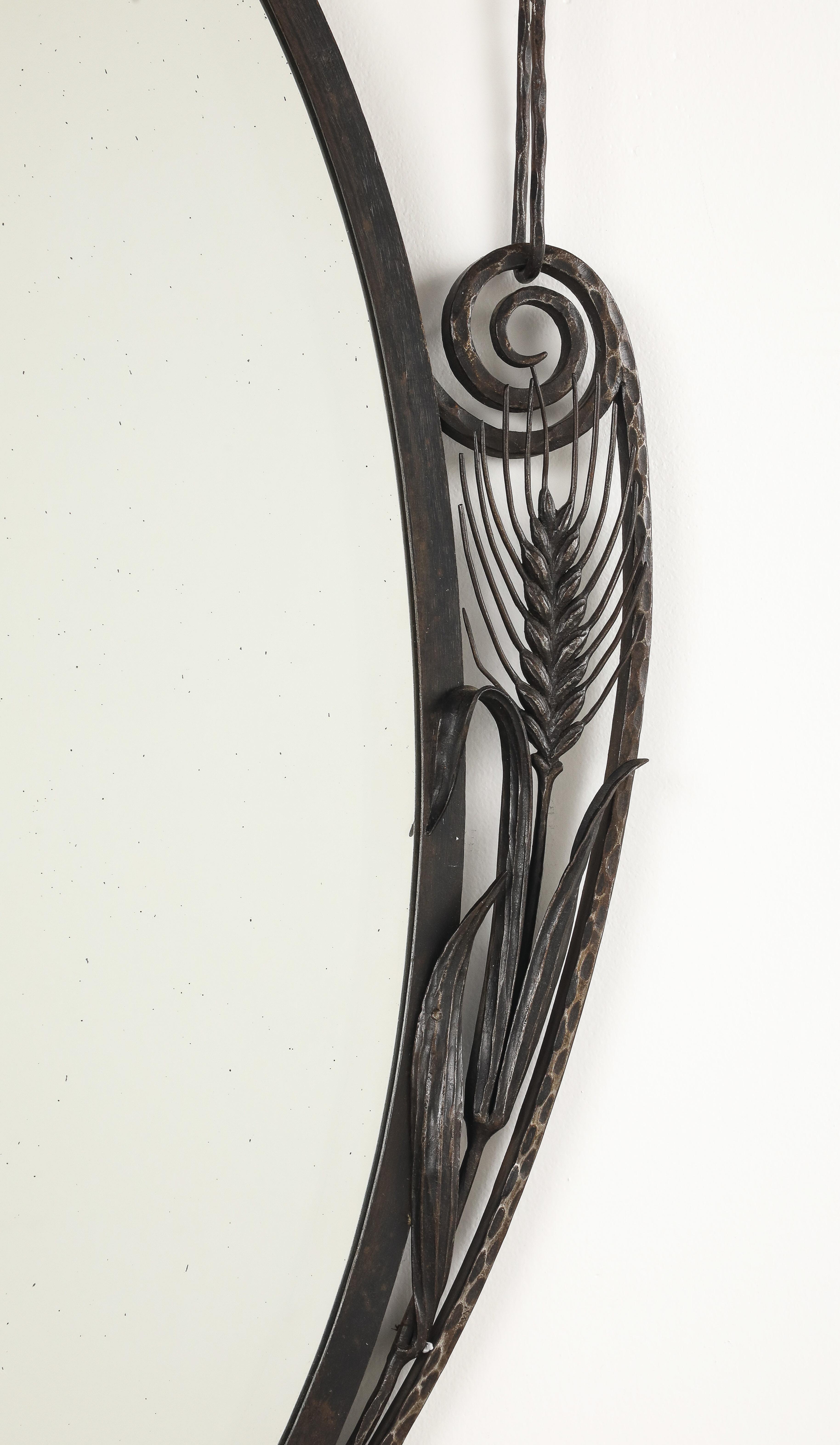 Specchio da parete in ferro battuto in stile Art Déco francese, 1930 circa in vendita 2