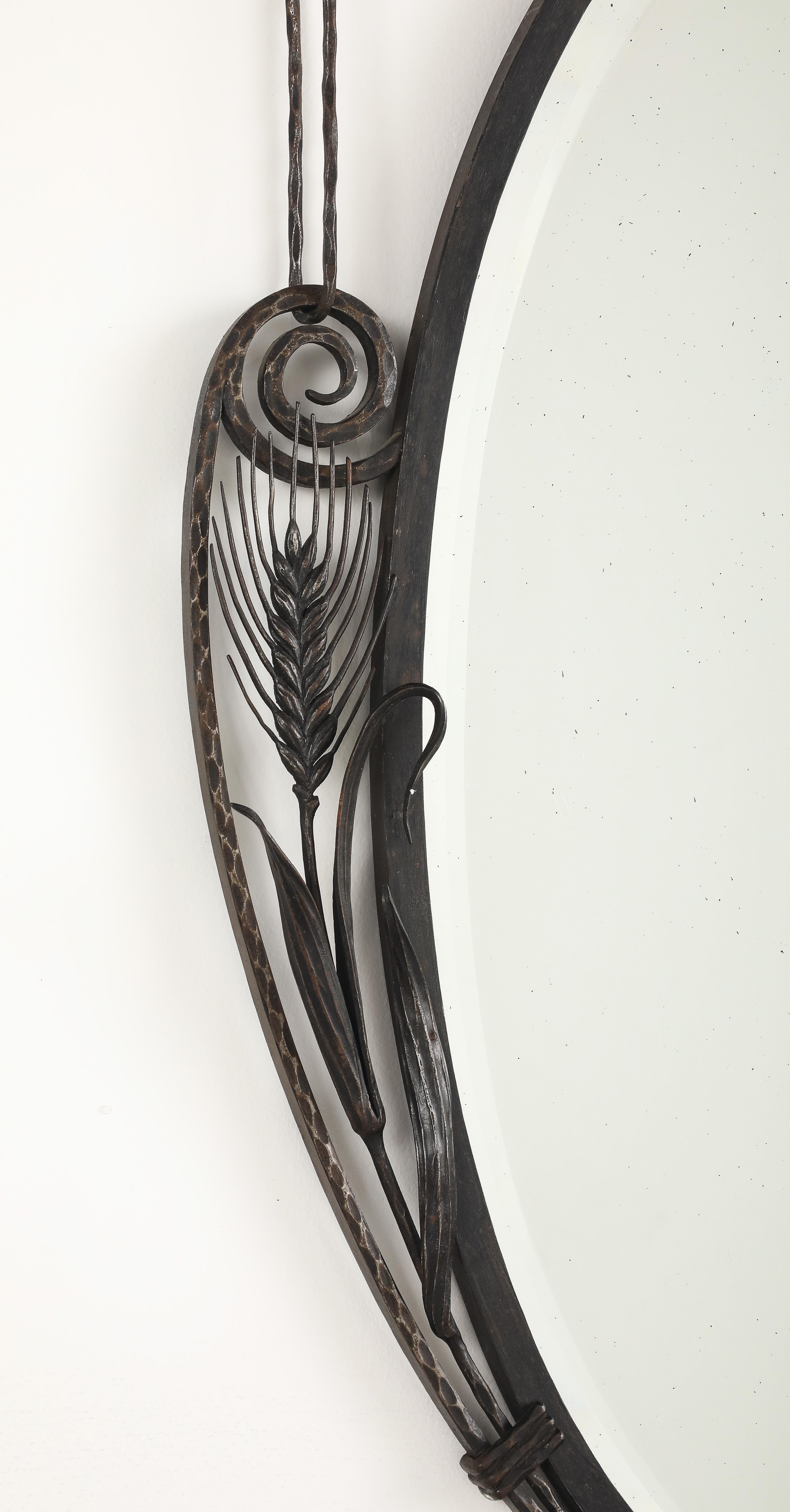 Specchio da parete in ferro battuto in stile Art Déco francese, 1930 circa in vendita 3