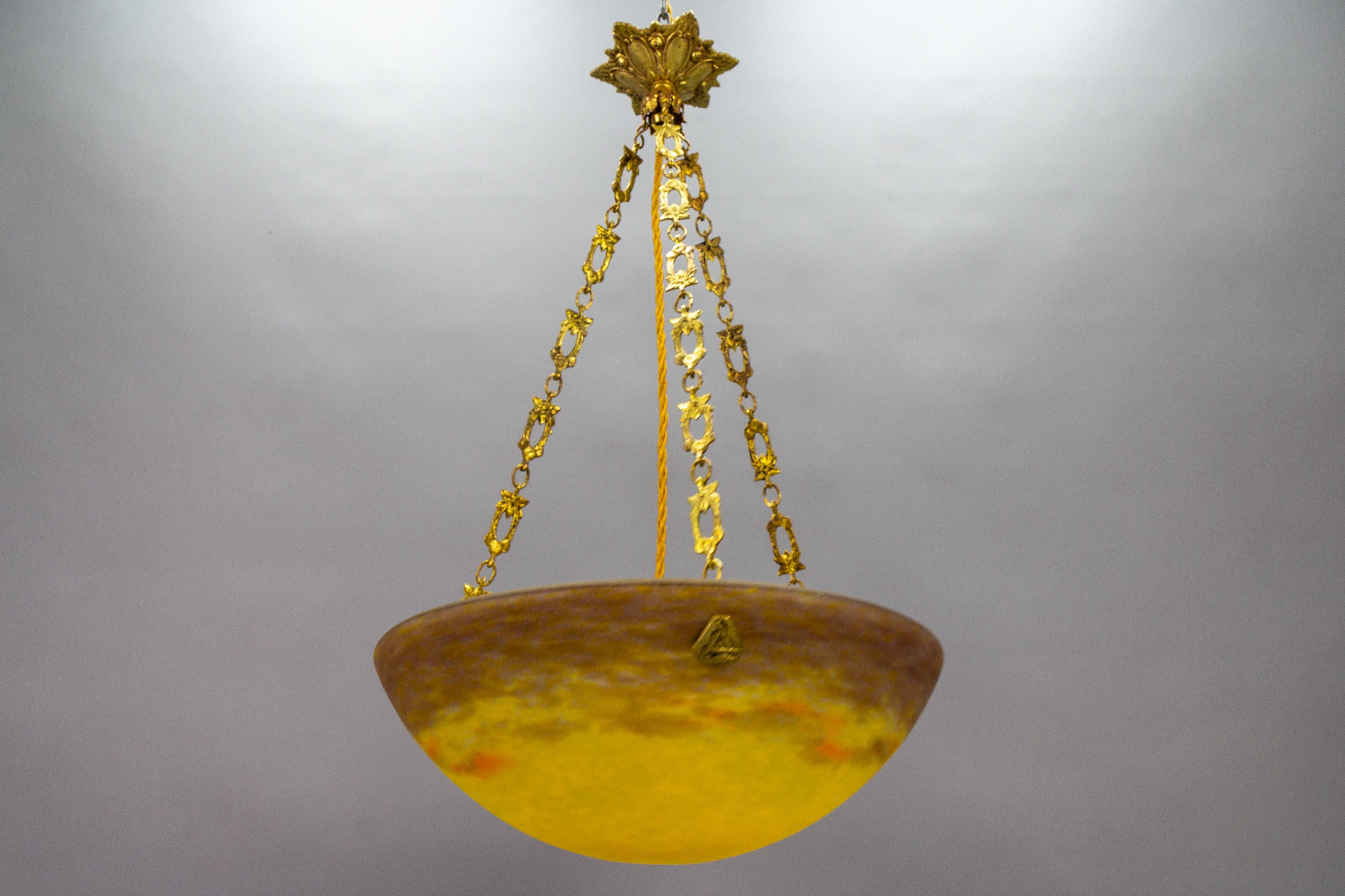 French Art Deco Yellow Pendant Light by G.V. de Croismare, Muller Frères, 1920s For Sale 5