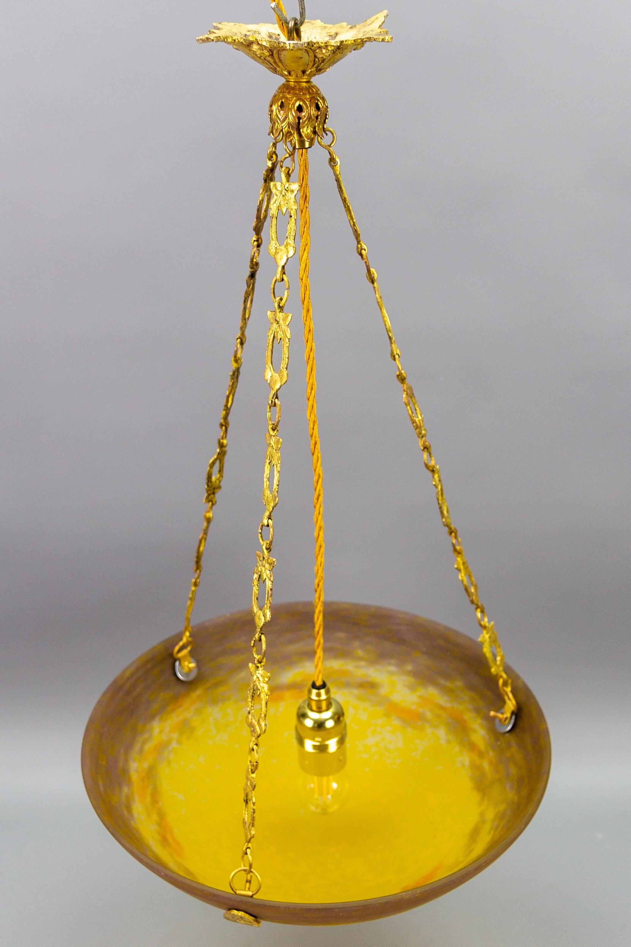 French Art Deco Yellow Pendant Light by G.V. de Croismare, Muller Frères, 1920s For Sale 6