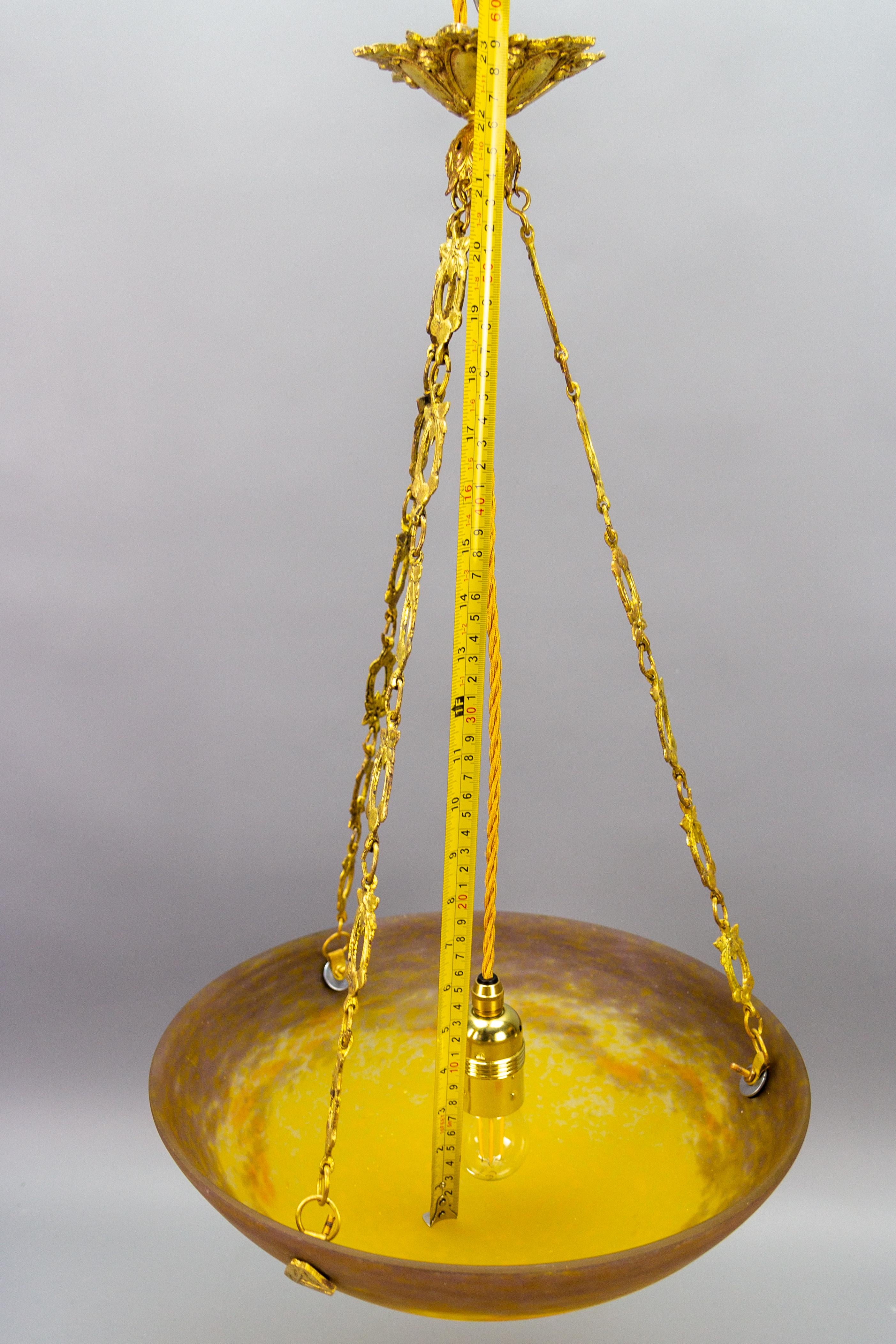 French Art Deco Yellow Pendant Light by G.V. de Croismare, Muller Frères, 1920s For Sale 7