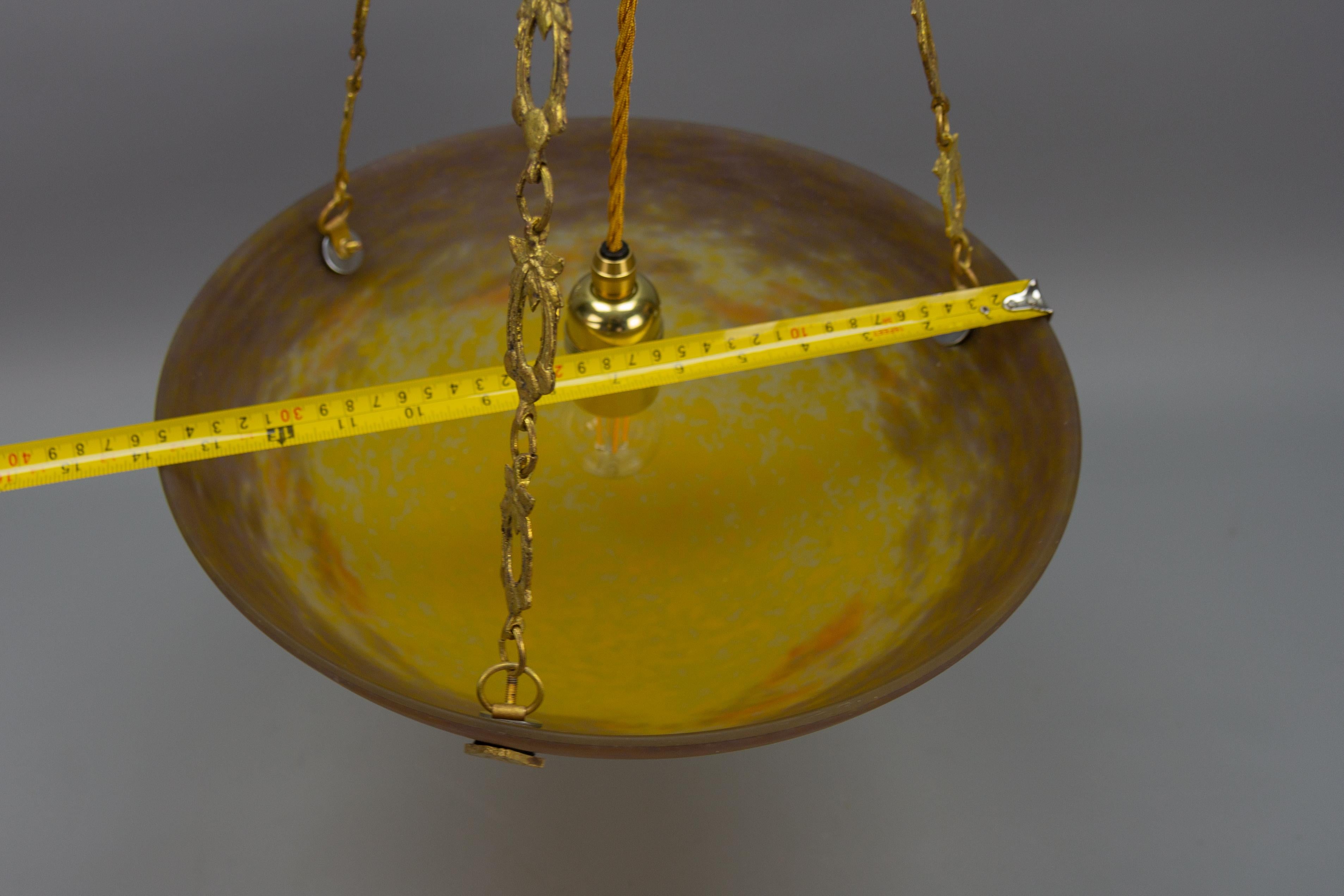 French Art Deco Yellow Pendant Light by G.V. de Croismare, Muller Frères, 1920s For Sale 8