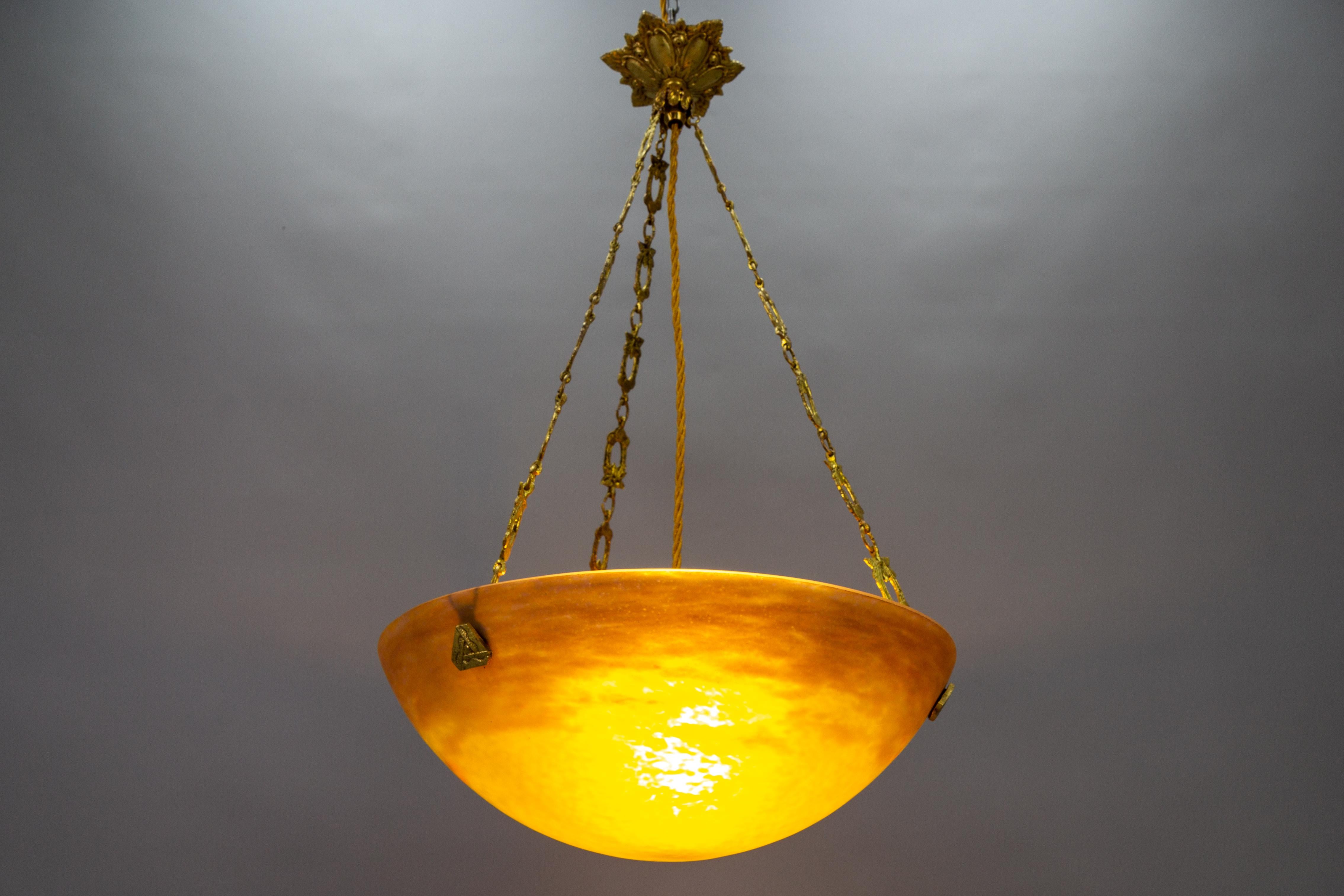 French Art Deco Yellow Pendant Light by G.V. de Croismare, Muller Frères, 1920s For Sale 3