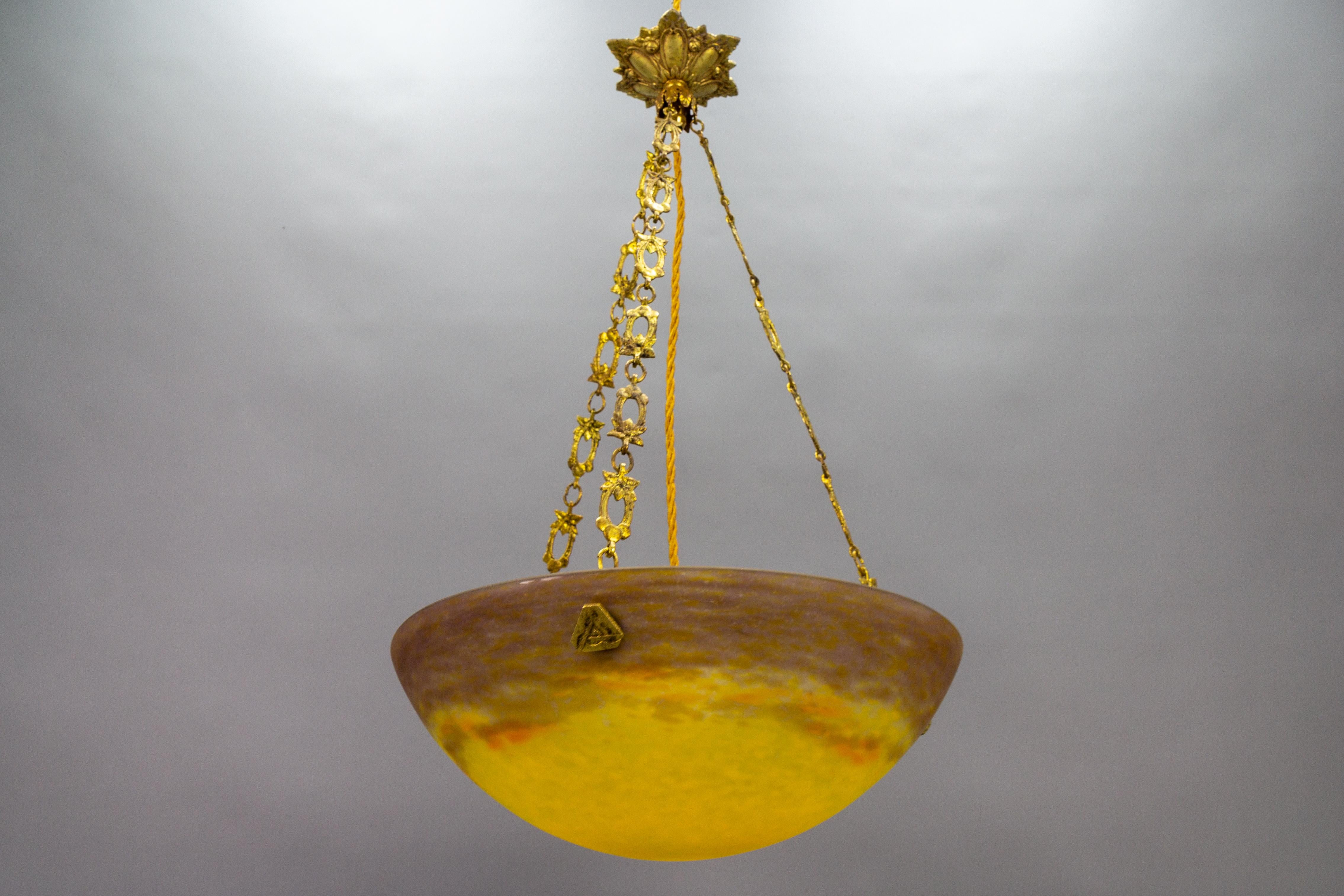 French Art Deco Yellow Pendant Light by G.V. de Croismare, Muller Frères, 1920s For Sale 4