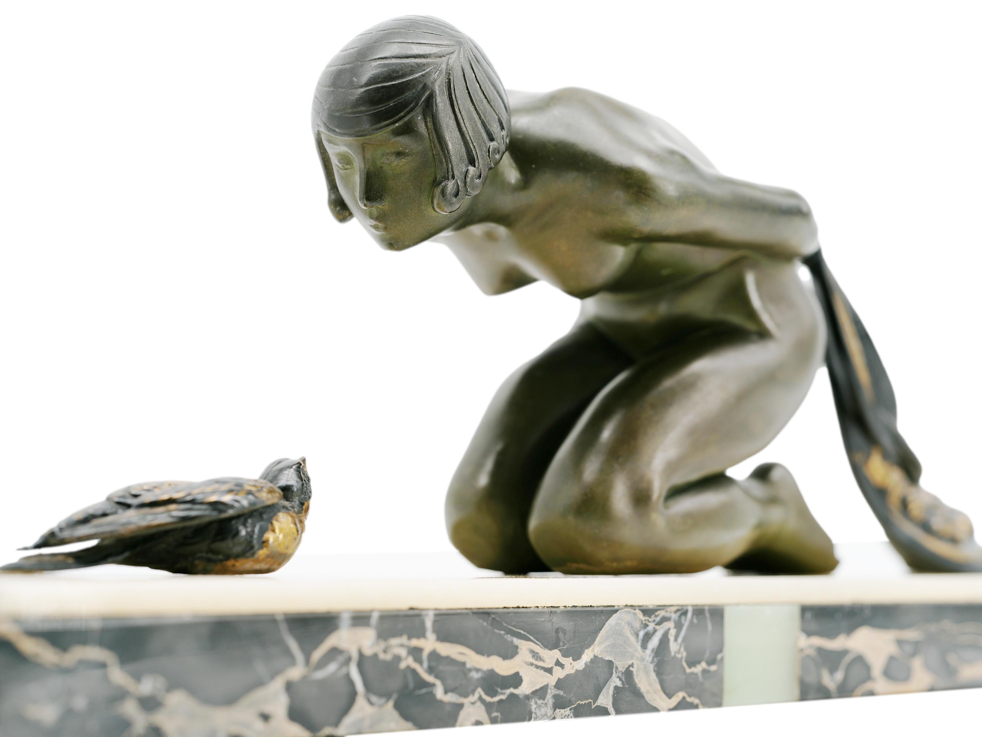 LIMOUSIN Art Deco Young Girl & Partridge Sculpture, 1920 In Good Condition For Sale In Saint-Amans-des-Cots, FR