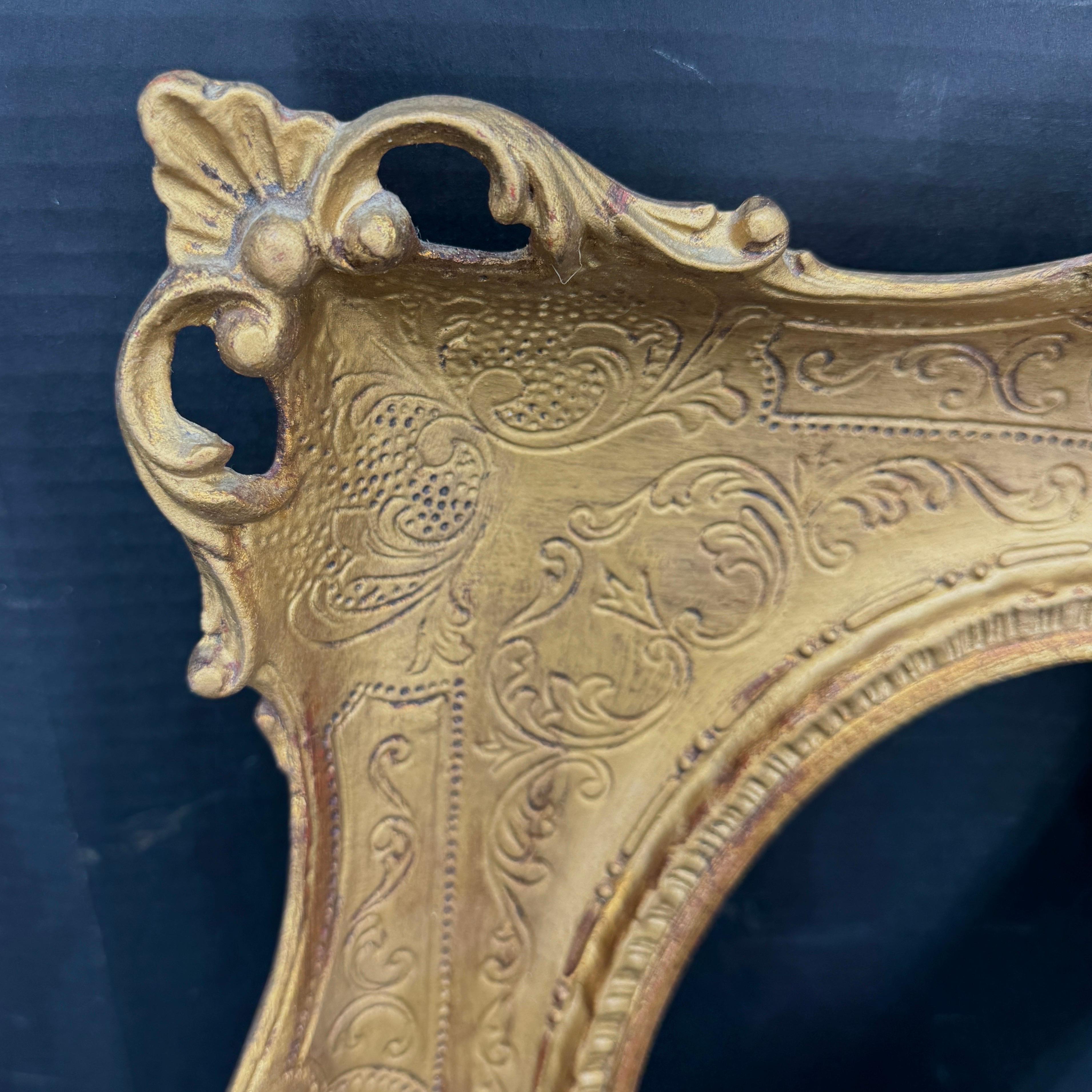 French Art Frame In the Style of Rococo Rectangular Gold Gilded For Sale 7
