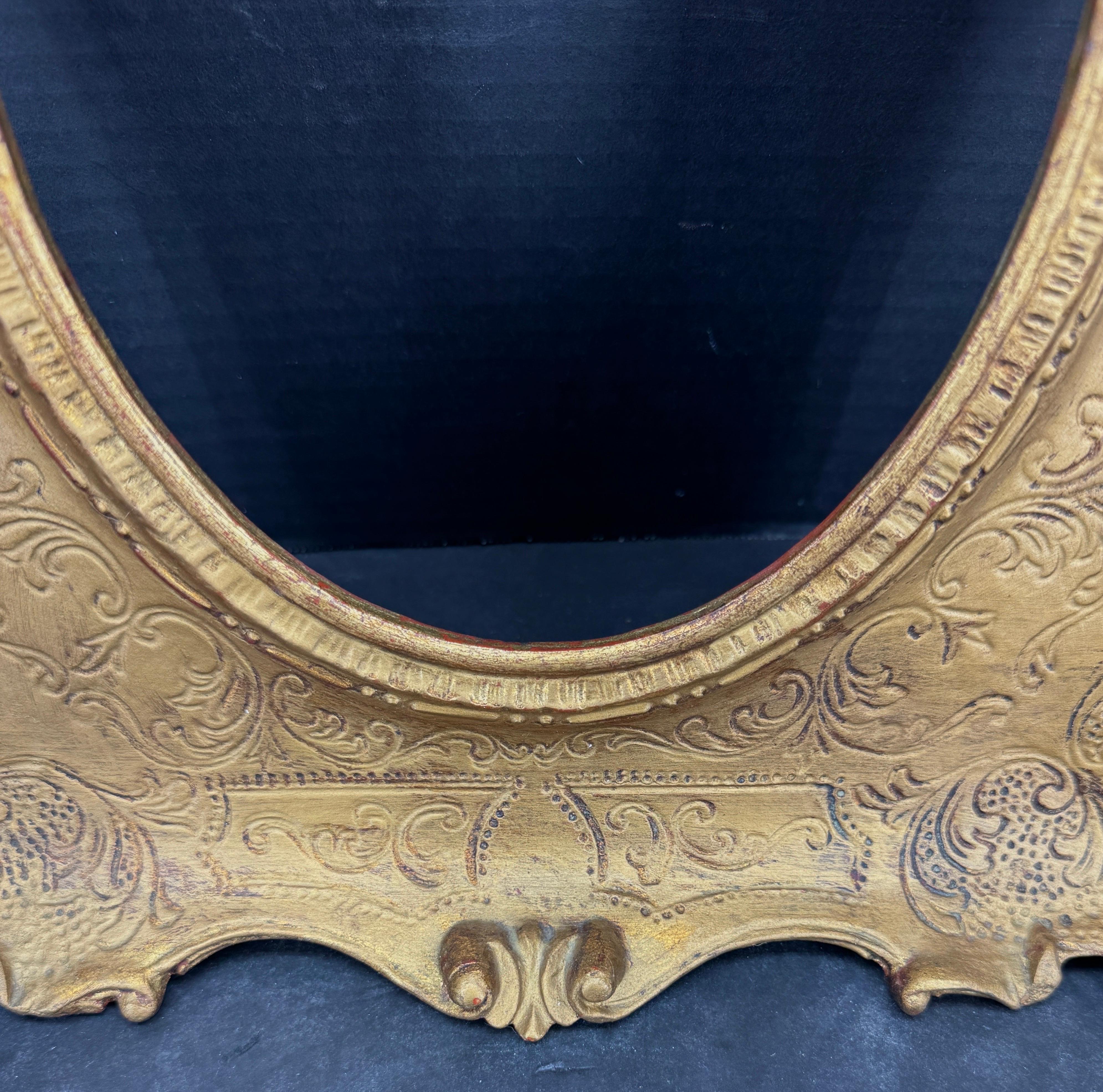 French Art Frame In the Style of Rococo Rectangular Gold Gilded For Sale 10
