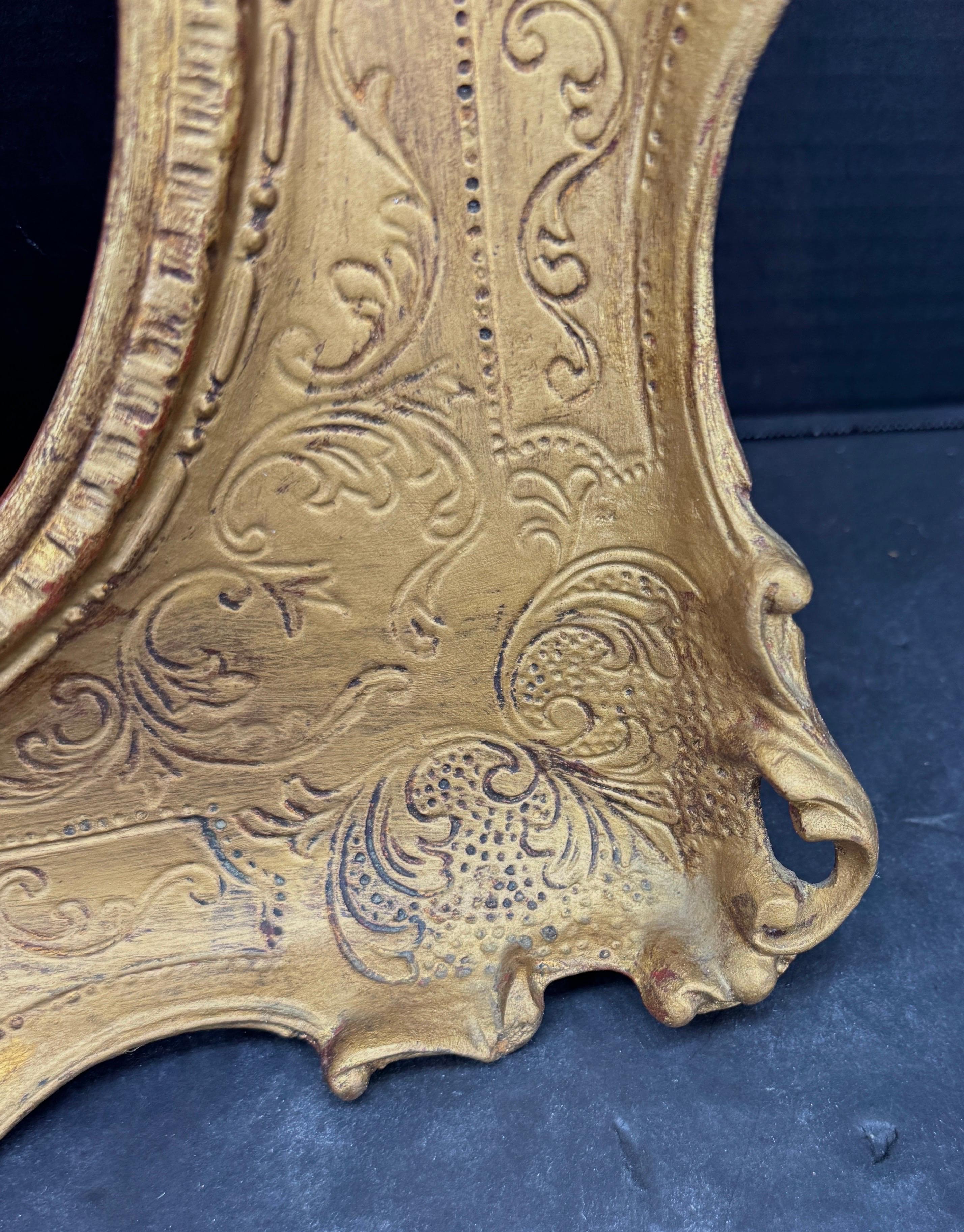 French Art Frame In the Style of Rococo Rectangular Gold Gilded For Sale 11