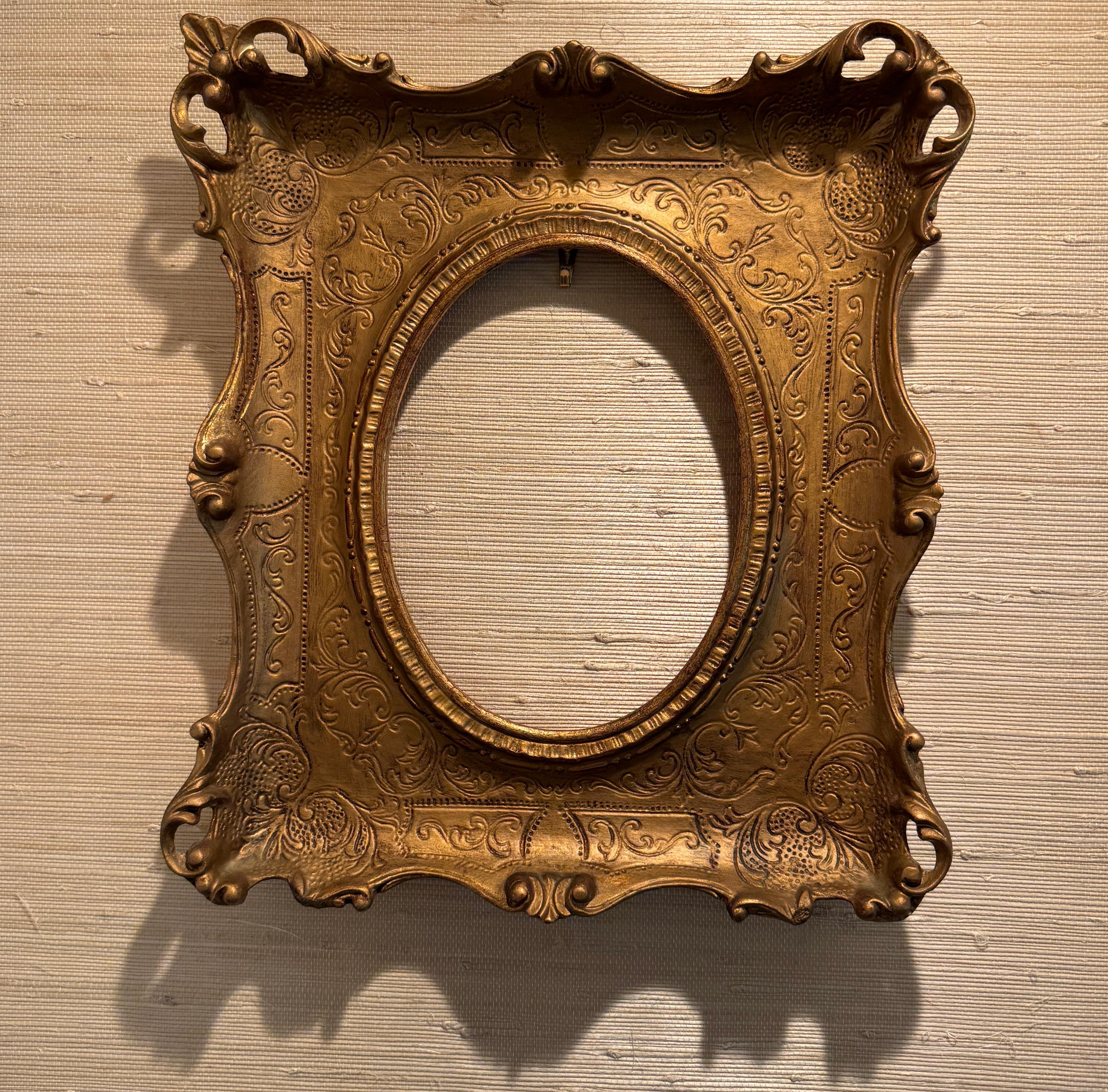 French Art Frame In the Style of Rococo Rectangular Gold Gilded For Sale 4