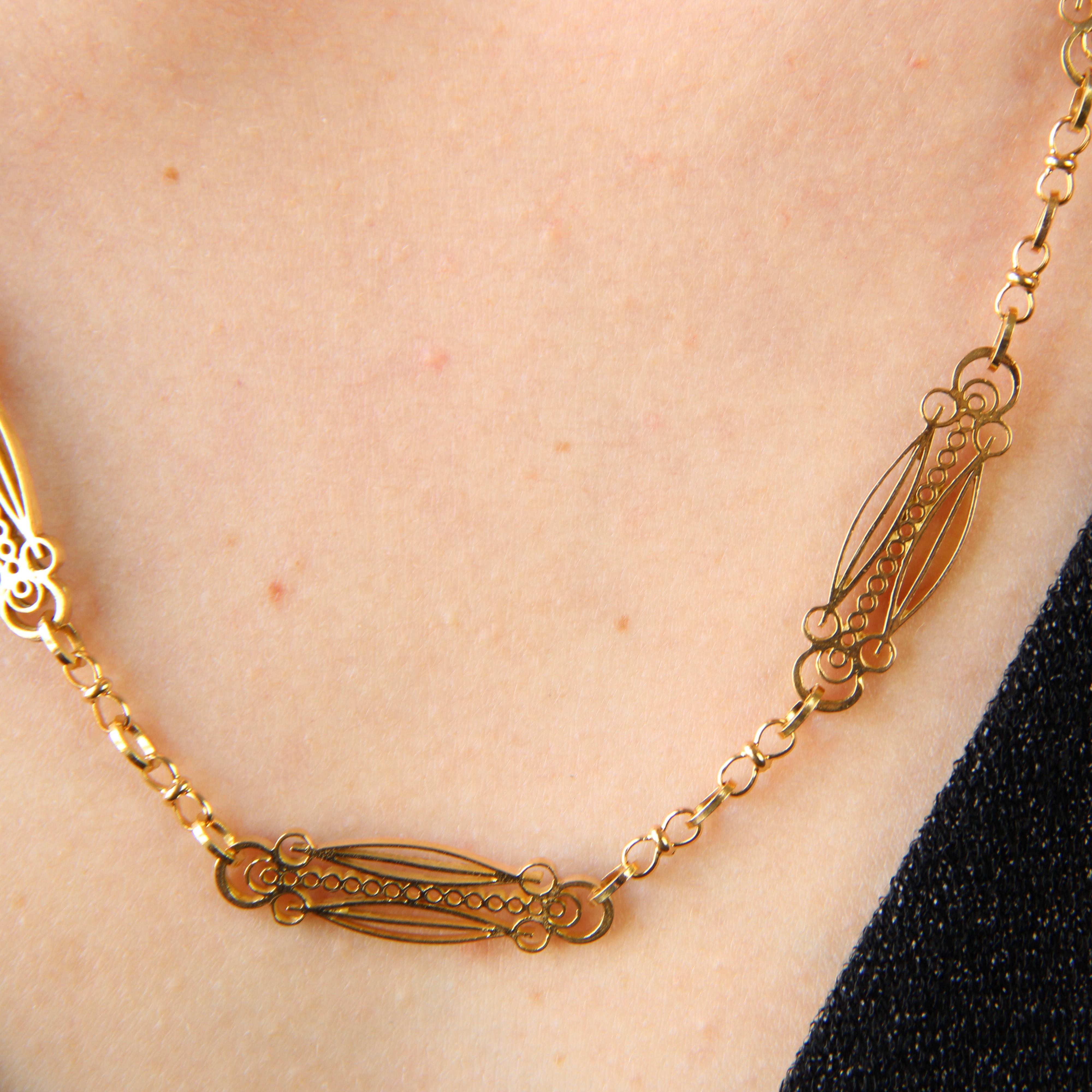 Französischer Jugendstil 18 Karat Gelbgold Art Nouveau Lange Halskette im Angebot 9