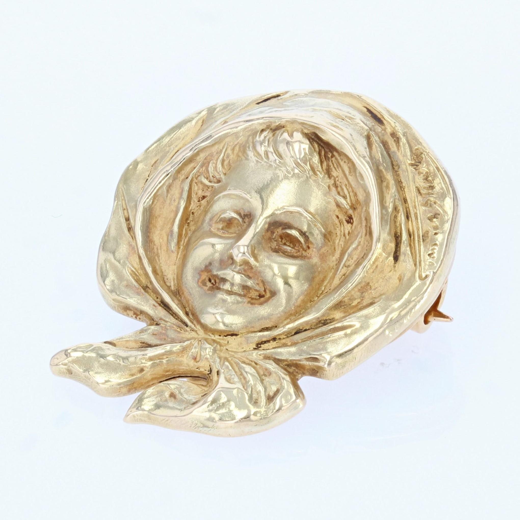 French Art Nouveau 18 Karat Yellow Gold Child's Portrait Brooch For Sale 3