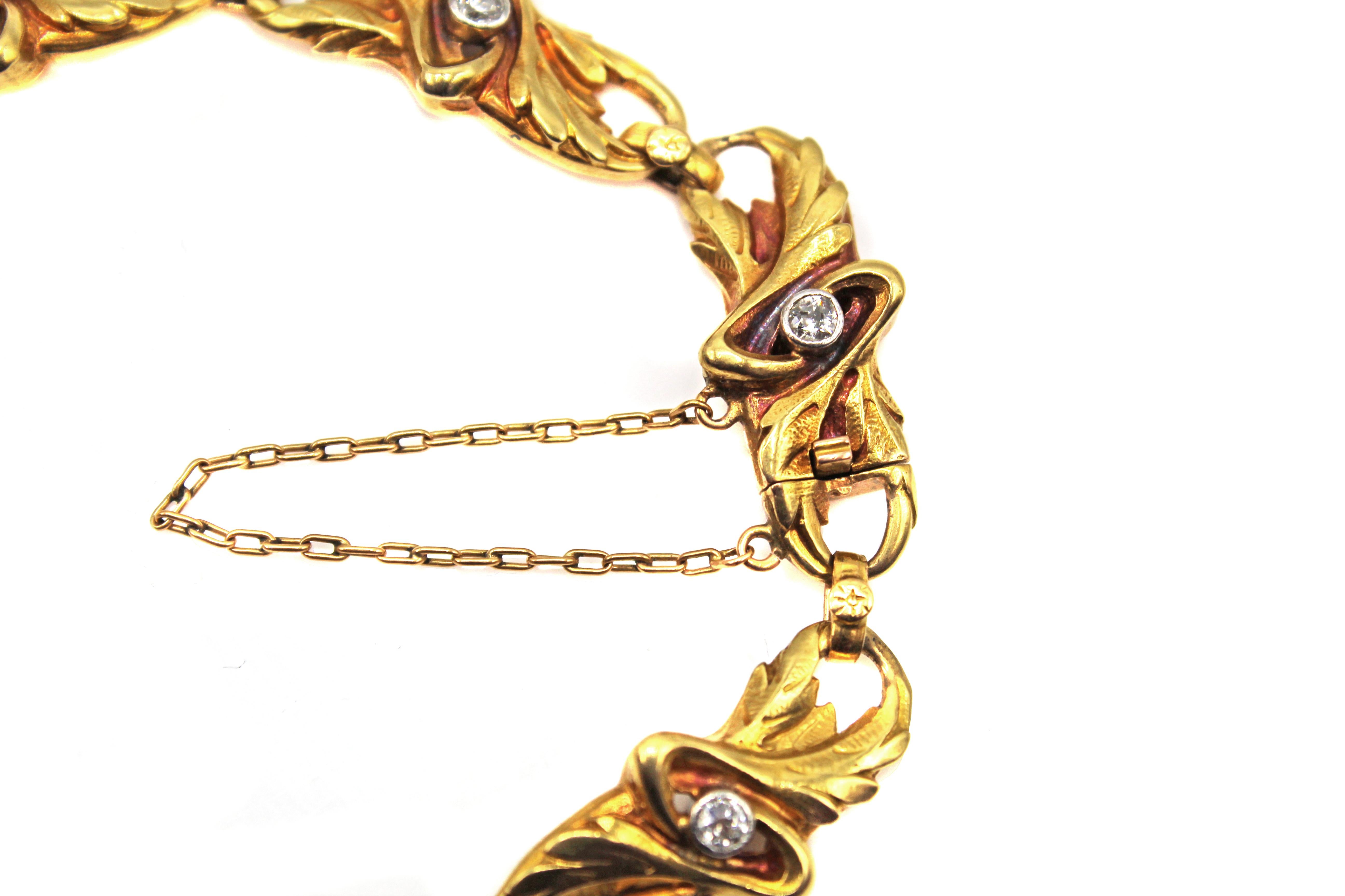 Beautifully handcrafted in 18 karat yellow gold this French Art Nouveau bracelet from ca. 1890 was designed with 7 flexible elements. Each element has a wonderful floral design with intricate hand-engraving and the layered gold-work gives it an