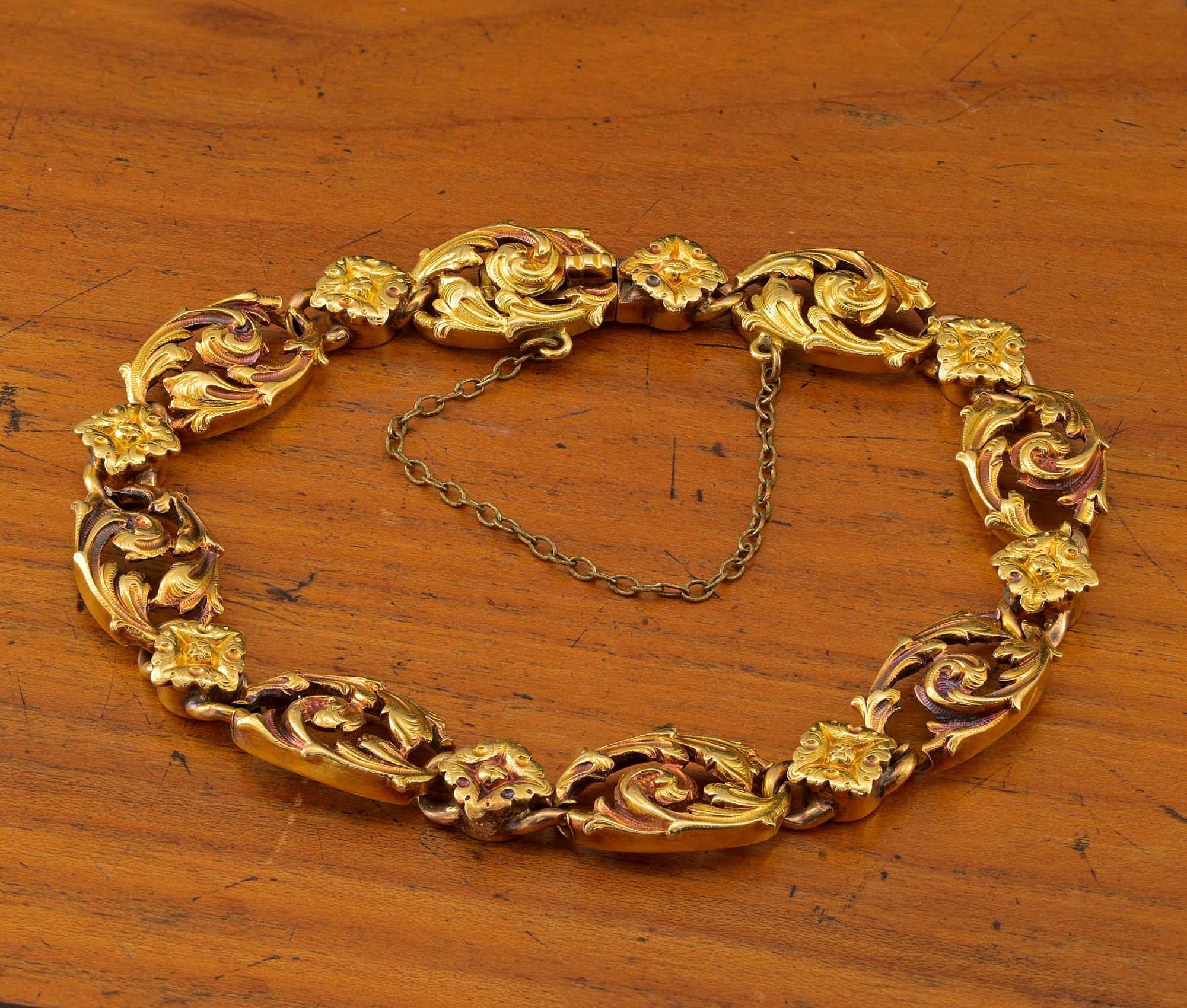 Superb Art Nouveau 18 Kt solid gold bracelet, 1895 ca
French hallmarks
Art Nouveau (“new art”) jewelry was created in France between about 1895 and 1910, in this time some of the most remarkable and impressive jewels were ever created by the major