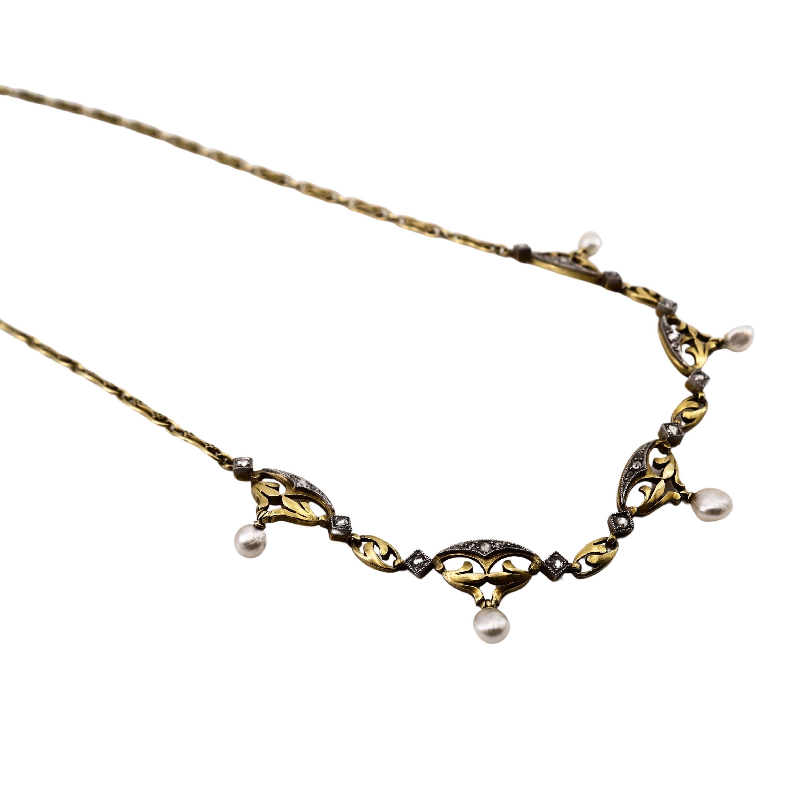 Taglio a rosa FRENCH Art Nouveau 18k Gold & Platinum Necklace with Diamonds and Natural Pearls in vendita