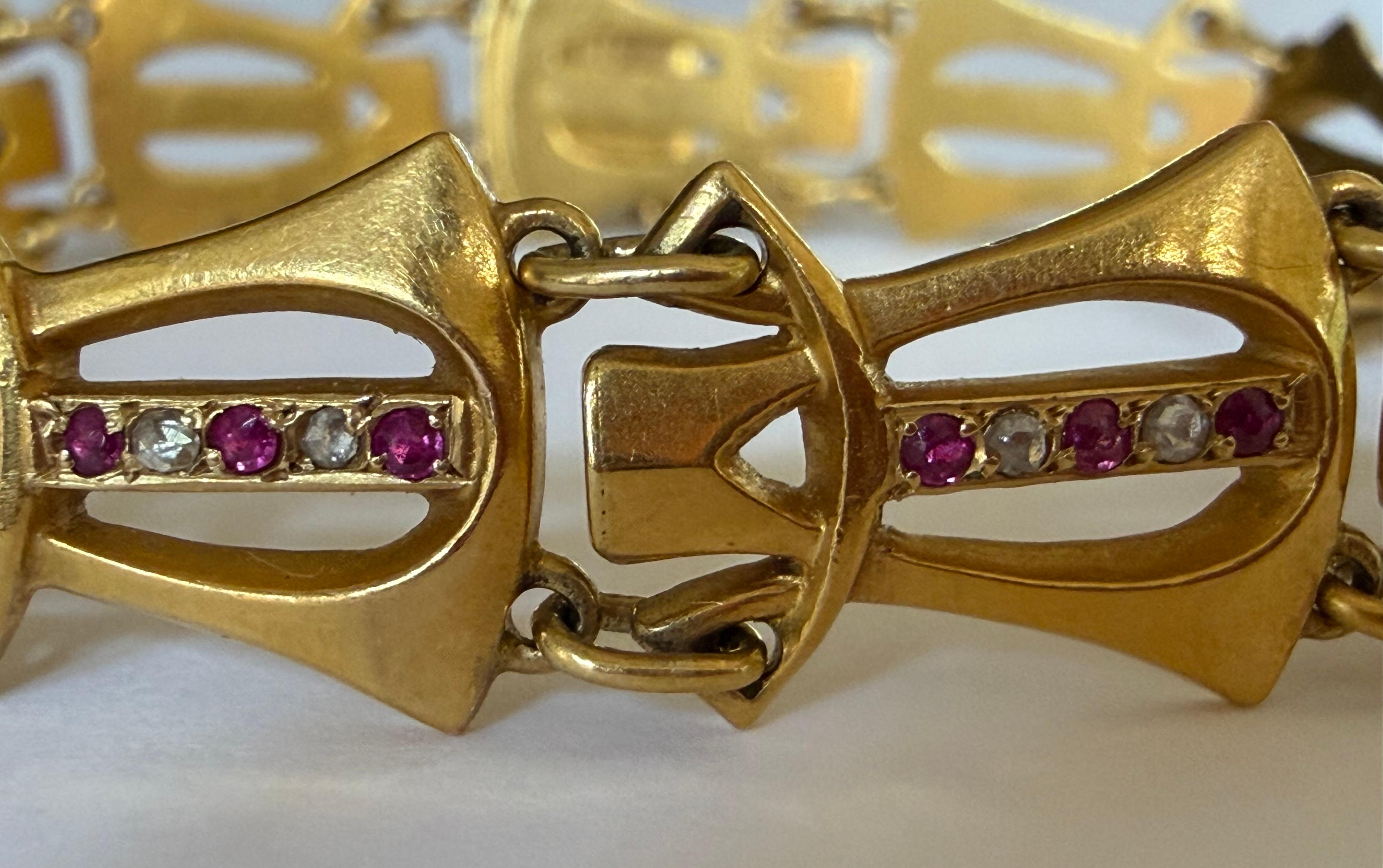 Art nouveau Bracelet à maillons en or jaune 18K, diamants et rubis, de style Art Nouveau français en vente