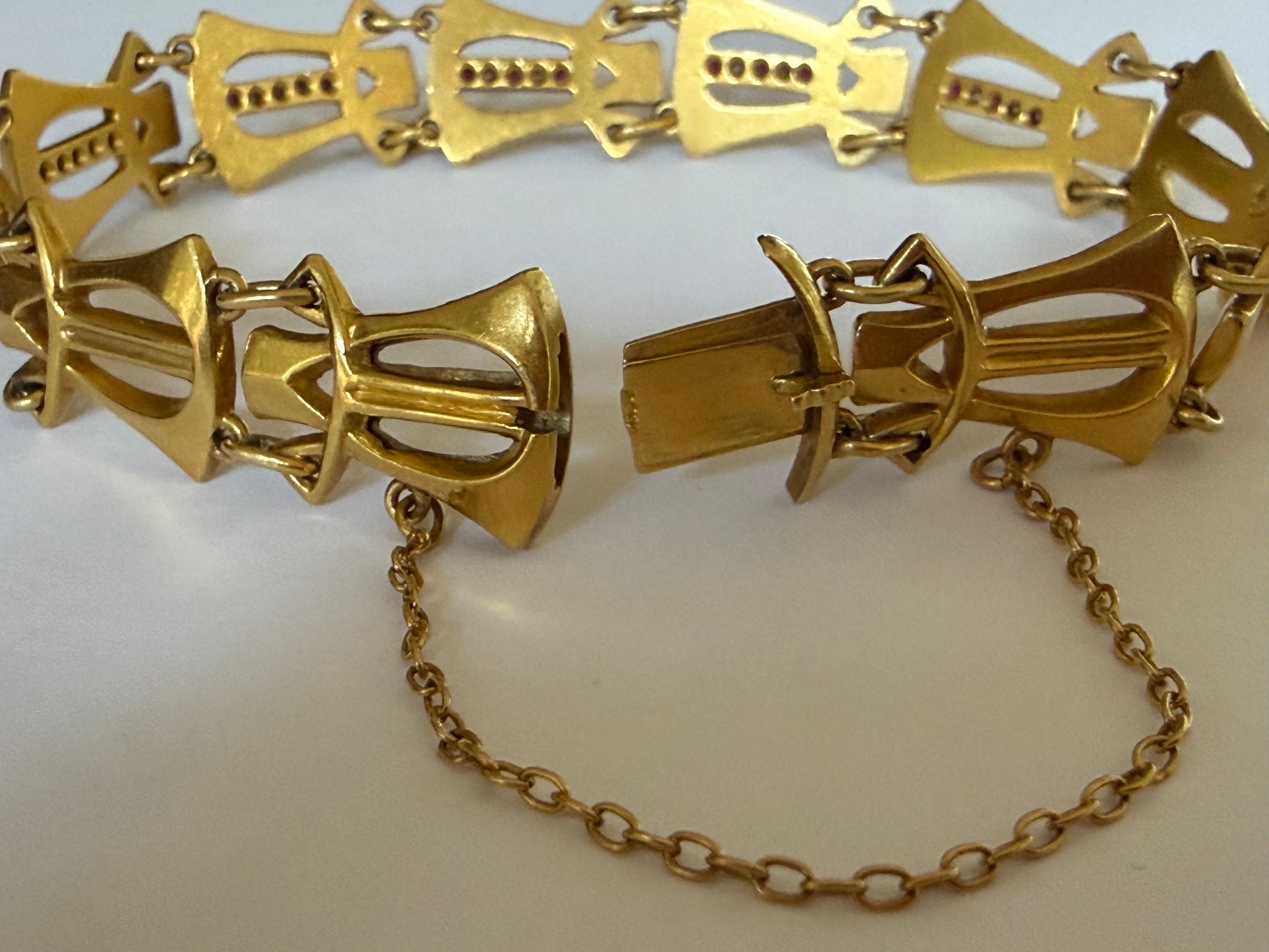 Taille rose Bracelet à maillons en or jaune 18K, diamants et rubis, de style Art Nouveau français en vente