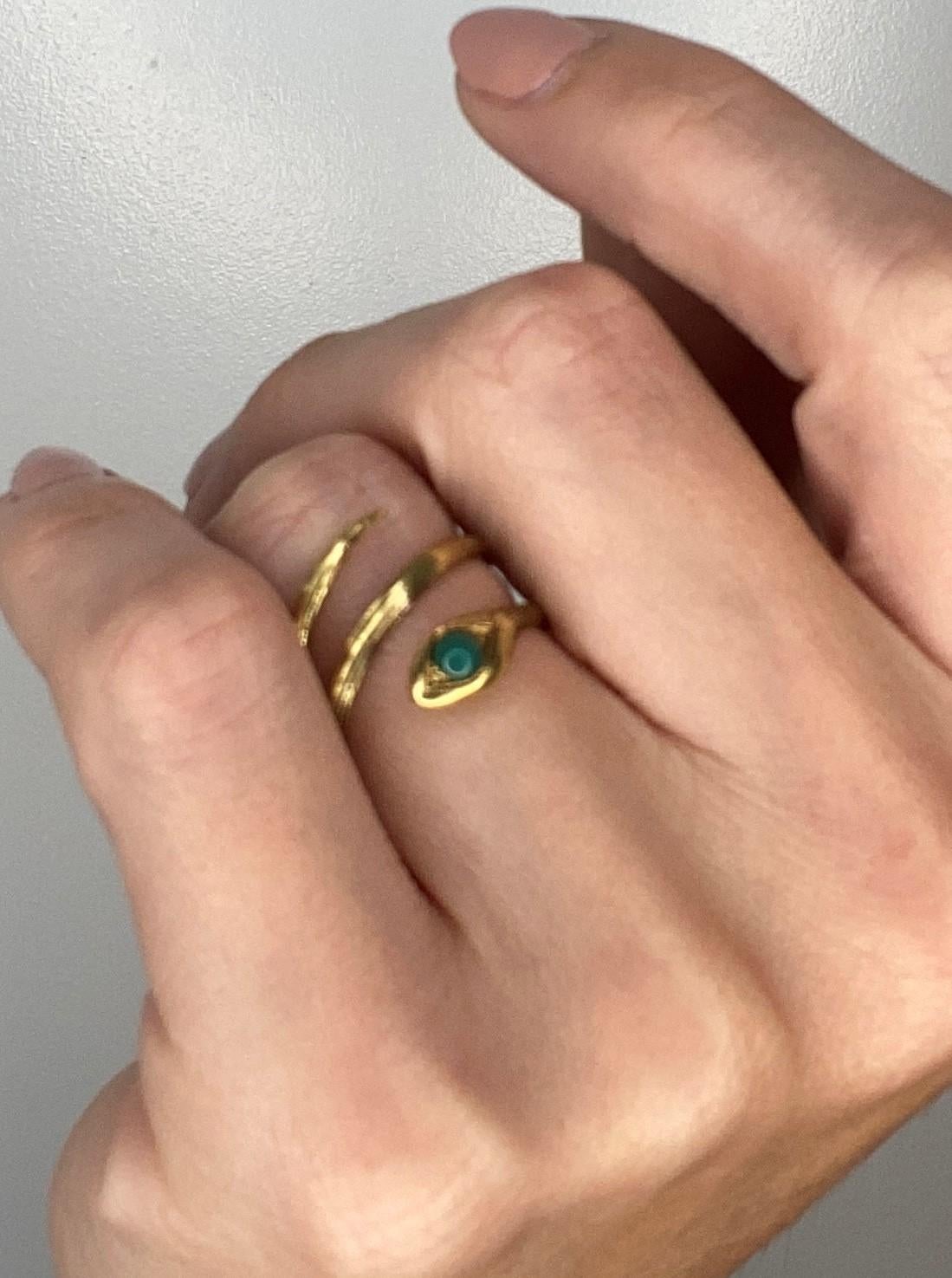 French Art Nouveau 1915 Snake Ring in 18Kt Yellow Gold with Round Chrysoprase 2
