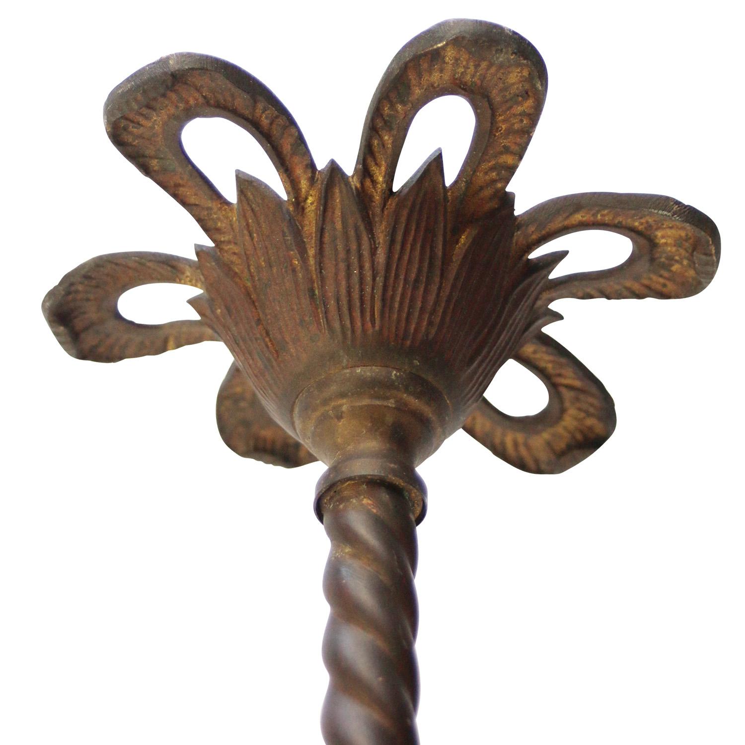 Lampadario a sospensione francese Art Nouveau a 5 bracci in ottone e vetro satinato in vendita 3